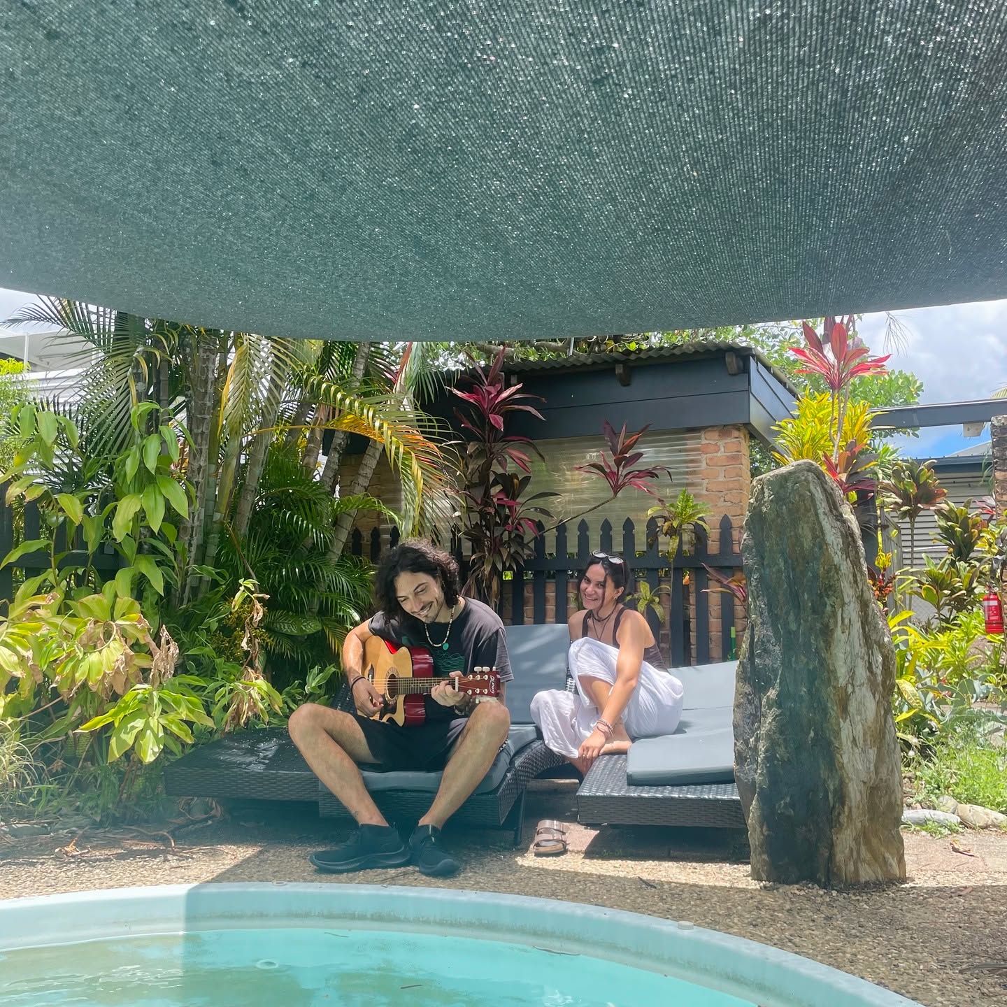 Our lovely team member visited us after a little while and chillied by our cute litte pool😍
#cairns #hostel#backpackerslife#chillin
#backpacke#cairnscitybackpackers