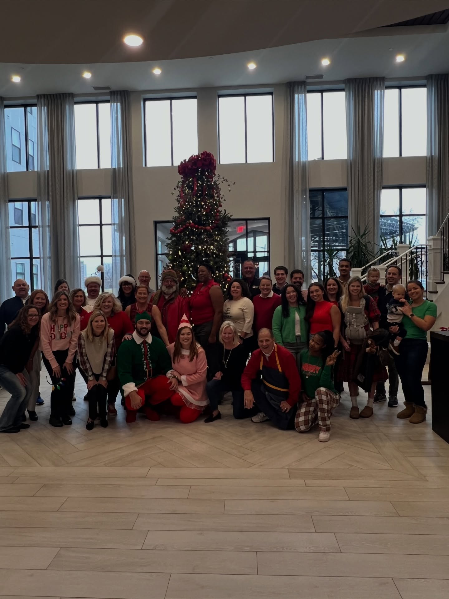 What an honor to start the day celebrating by singing holiday tunes with friends at the Ronald McDonald House STL! @rmhcstl #acappella #ronaldmcdonaldhouse #singing
