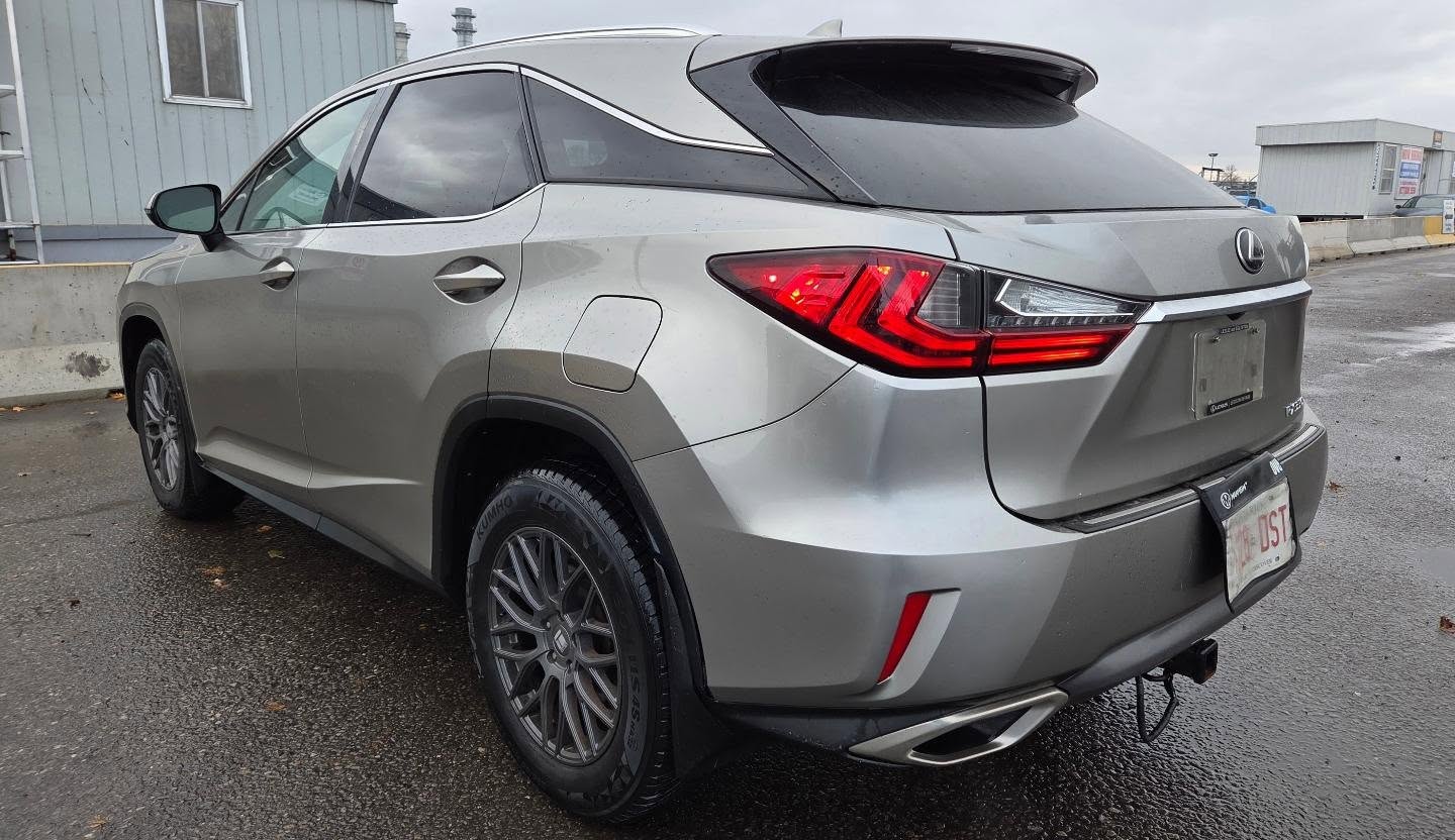 2019 Lexus Rx350
#instantcash #Mississaugadealership #UniversalMotorsgta #gtacardeals #Lexus