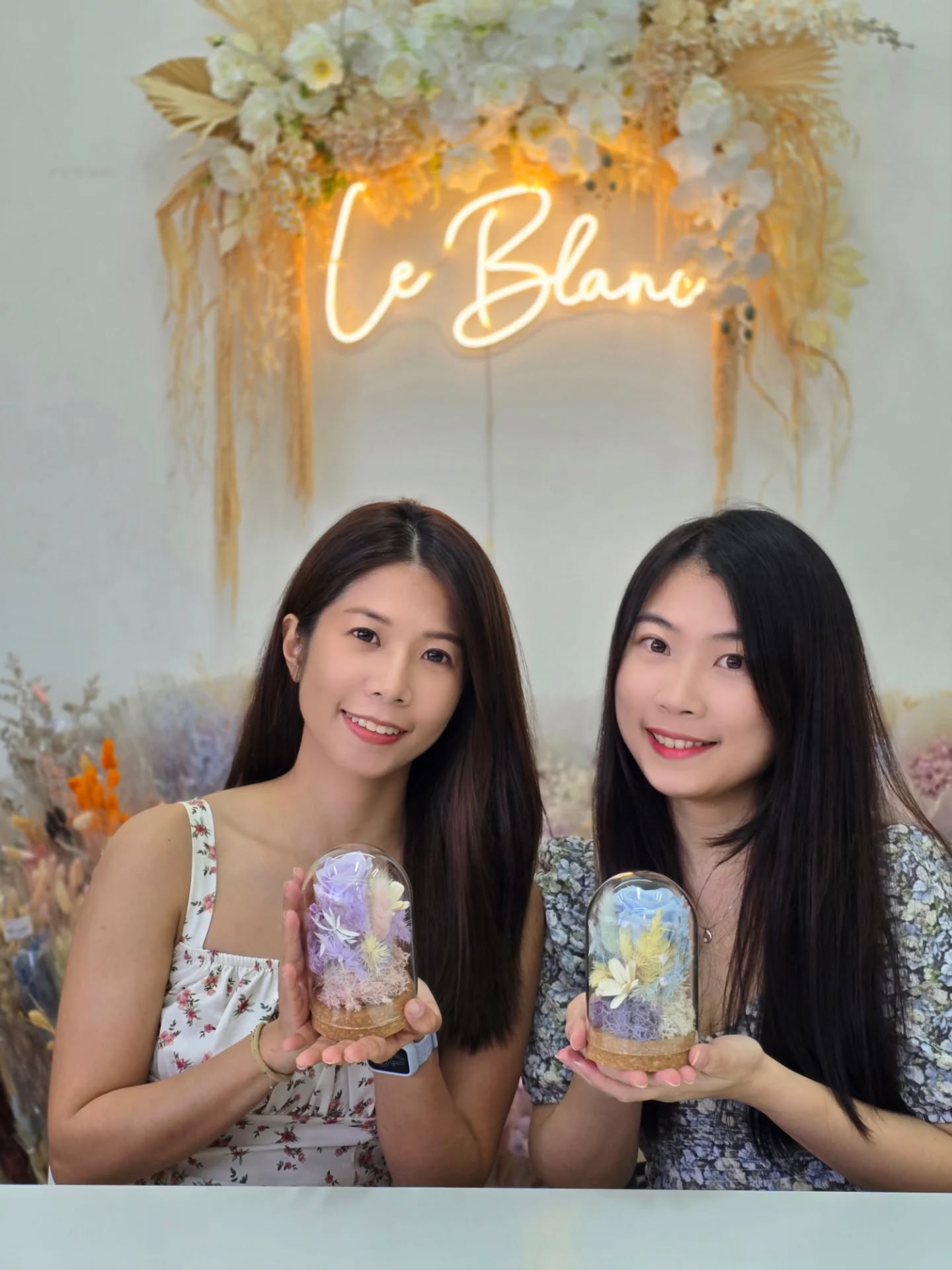 Mini Preserved Flower Dome Workshop - 1 Nov
.
DM or whatsapp us @ 94232010 / 85717679 for more information / sign up via leblancflorist.co/workshop
.
#leblancflorist #leblancfloristworkshop #flowerlesson #flowerbouquet #sgfloral sgflowers sgshopping sgcrafters sgflorist workshopsg sgworkshop supportlocal sgevents craftedinsg sgmakers sgonlineflorist flowerworkshopsg 花束 網上花店 花 花店 꽃 韩式花艺 花艺课程 花艺