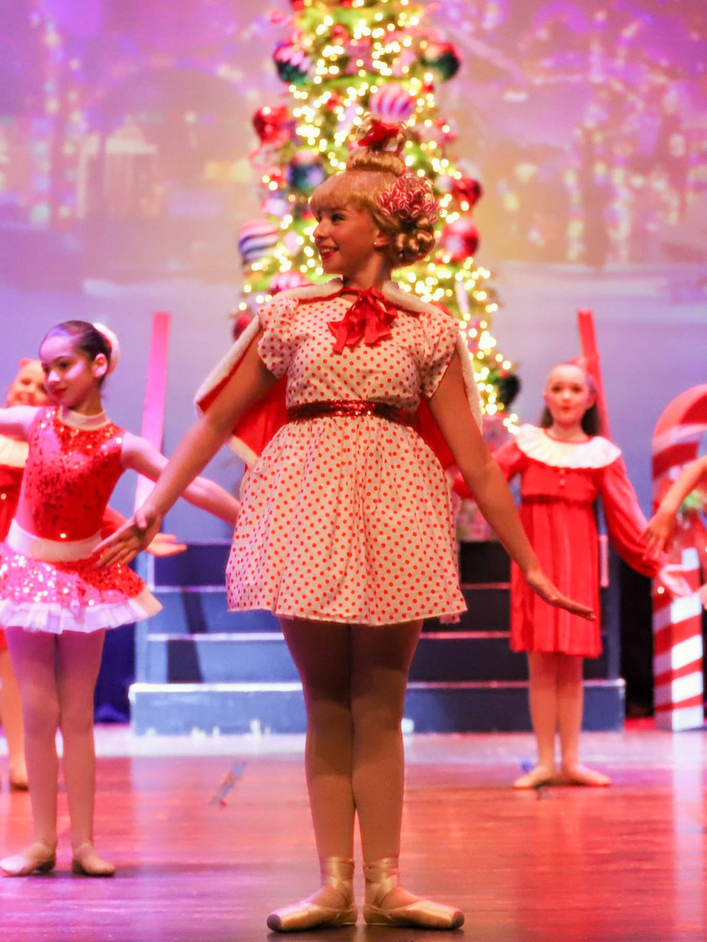 Seeing Christmas through the eyes of Cindy Lou Who ๐๐
๐ธ @choppy_smith