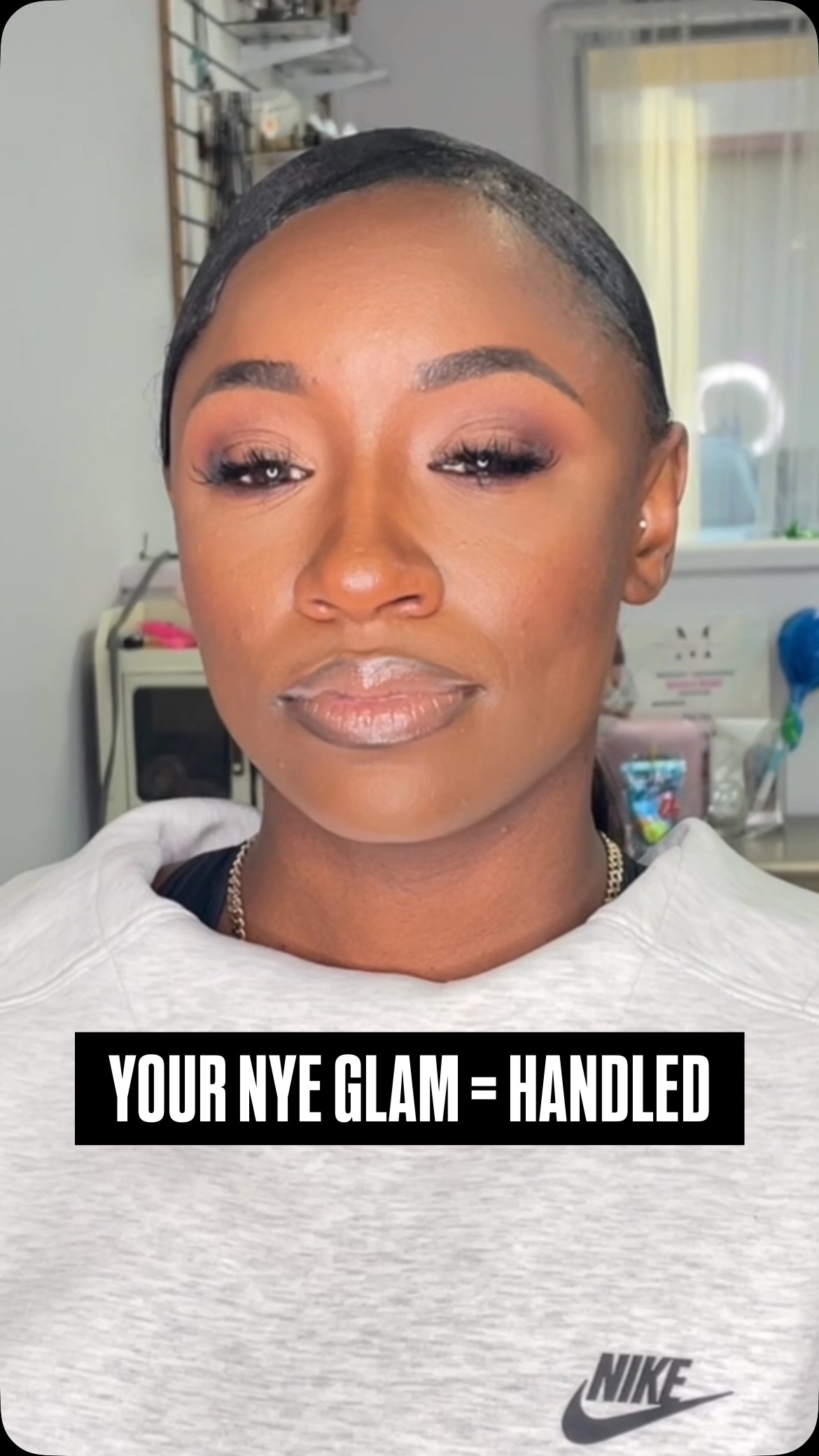 NYE is NOT the time to wing it.
If you’re still debating whether to do your own makeup… this is your sign 😌
This is for the Bawse who wants to step into 2026
✨ confident
✨ polished
✨ camera-ready
✨ unbothered
No rushing.
No makeup meltdown.
No “why does it look like this?” At 11:47pm
I have a few NYE GLAM slots available and once they are gone, they’re gone. Comment “GLAM” and I’ll send you the direct booking link 💄✨
