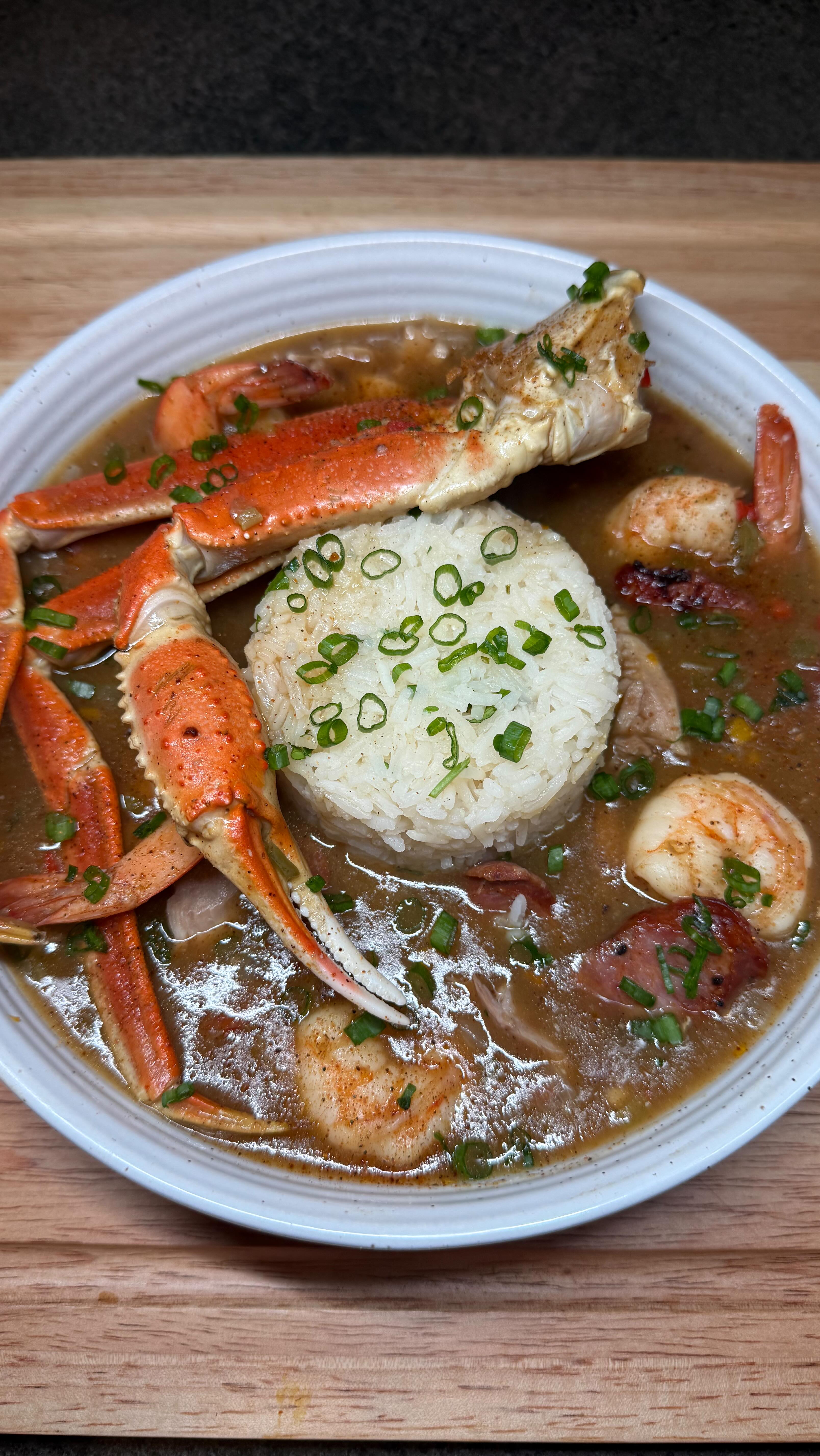 This New Orleans Staple will have you singing all the way down the bayou🎼🐊. A Blend of Andouille Sausage, Chicken, Shrimp & Crab Legs is a Soup from Heaven made with love
#nye #chef #gumbo #foodie #dinner