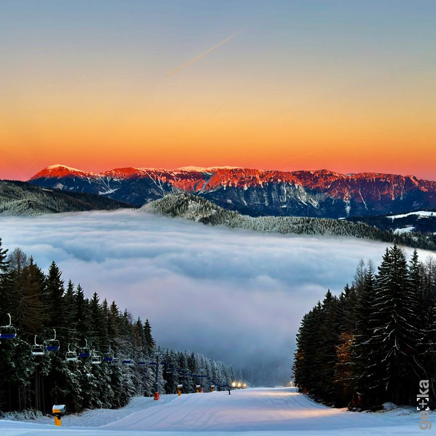 Jahresabschluss 2025 im Schnee ❄️
Damen-Skiweltcup am Semmering – wir waren mit 3 Kransystemen dabei⛷️
Bereit für 2026:
Vierschanzentournee, wir kommen! 🎿
#gekafilm #behindthescenes #skiweltcup #gripfactorymunich #tvcrew