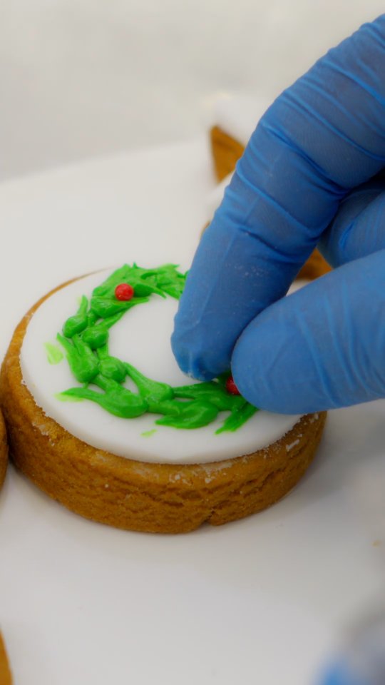 🍪The part you didn’t see ✨
Mixing, shaping, and baking our way through the last days of December.
#coockies#christmastime🎄 #christmascookies #pastries