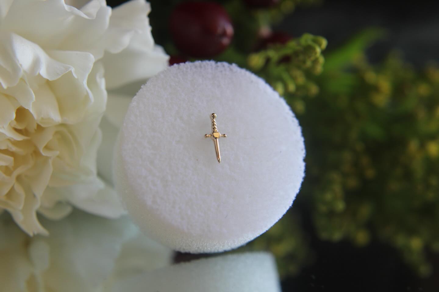 14k Sirens fang ✨🗡️✨👌
#studio100bg #safepiercing #lifetimeguarantee💯 #carolinecountyva