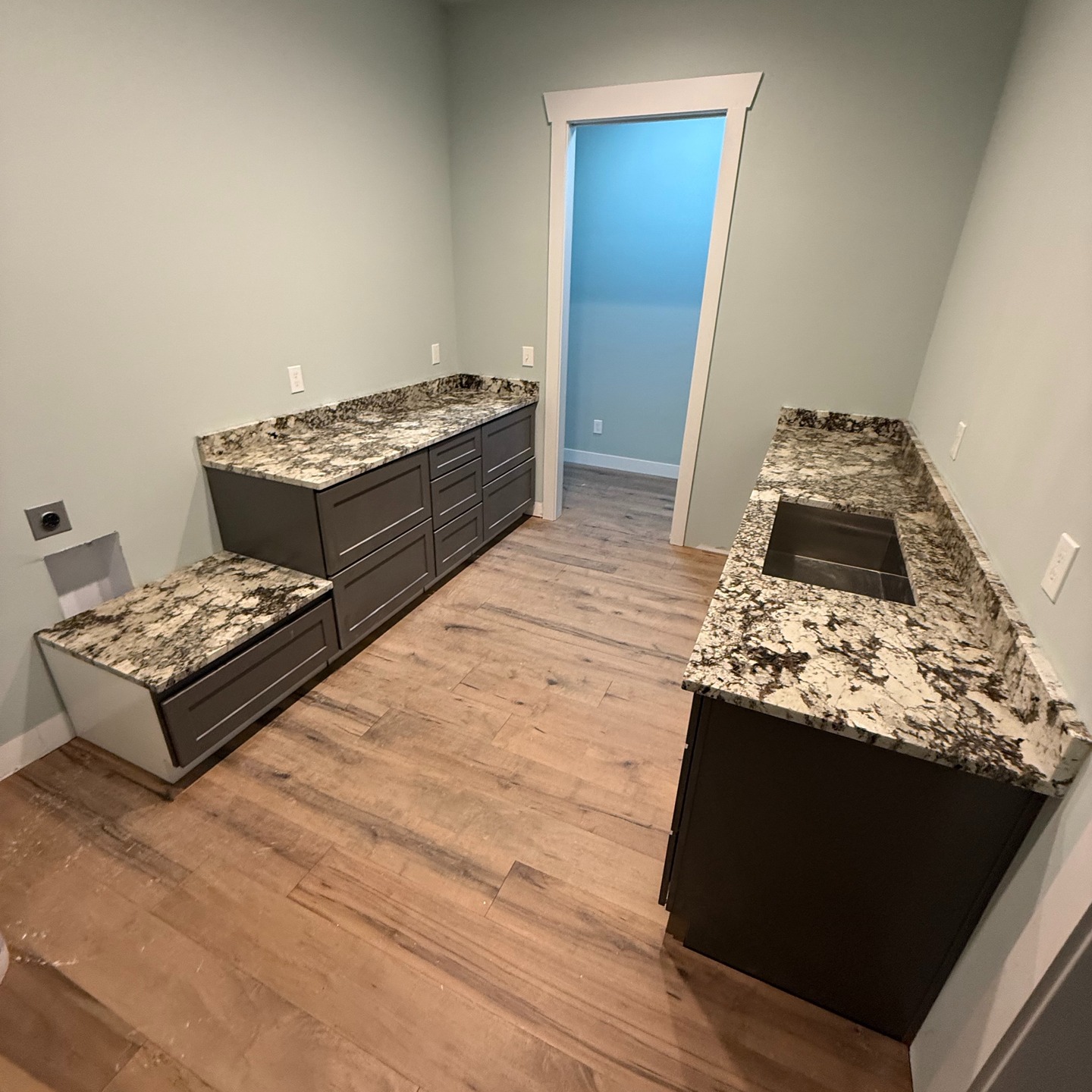 "Sleek. Durable. Local. MGM Stone Creations delivers Lexington’s best countertops—where design meets craftsmanship."
👉 #LexingtonCountertops #MGMStoneCreations #LexingtonKYHomes #CustomStoneKY #KitchenRenovationLexington #QuartzCountertopsKY #LexingtonHomeDesign #LexingtonInteriors #CountertopDesignLexington #HomeStyleKY