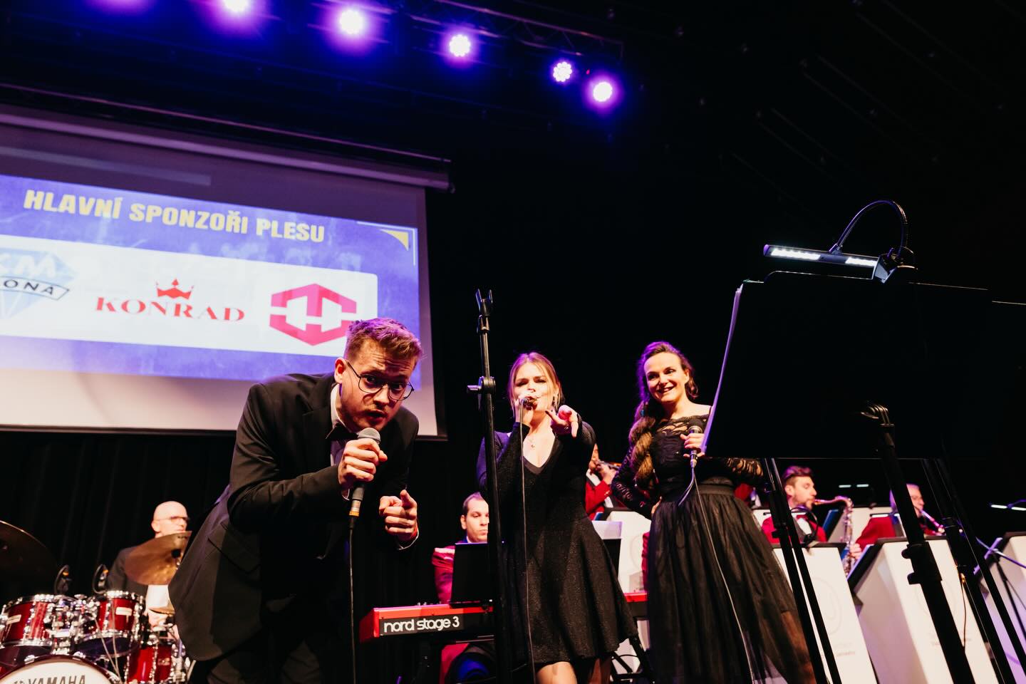 Přejeme všem krásné poslední dny tohoto roku a hodně šteští, hudby a tance do toho dalšího 🍀🫶🏼
📸 @younmehub