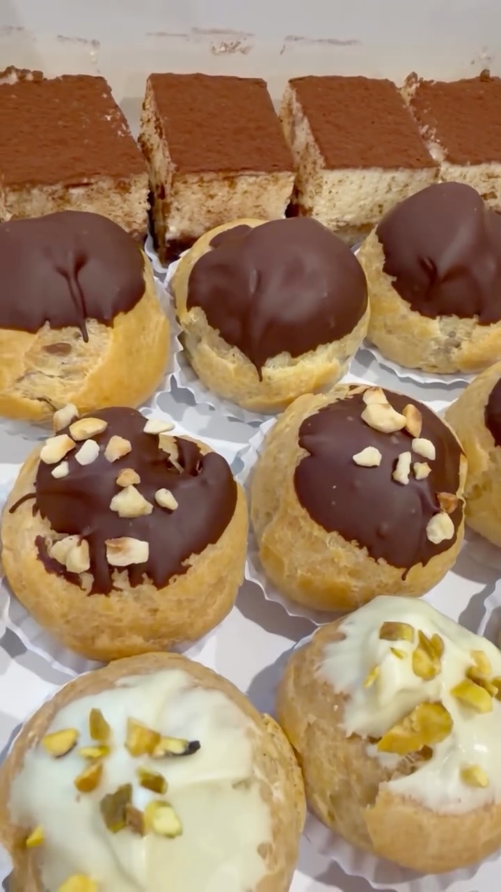 PETIT FOURS are small bite-sized pastries or confections served after a meal.
Available flavours as:
BignĂŠ:
- Custard cream
- Chocolate cream
- Chocolate cream + Chantilly
- Chantilly
- Nutella and Chantilly
- Diplomat and fruit
- Pistachio
- Hazelnuts
- Coffee
- Millefeuille with custard cream
- Tart with custard cream and fruit
Ask for more informations.
The price starts at ÂŁ30 for 1 box containing 25 pieces.
#petitfour #petitfours #mignon #italiansweets pasticcinimignon pasticceria mignonmoderni sweets cake pistachiomousse bignè epclair chocolate choux italianchoux