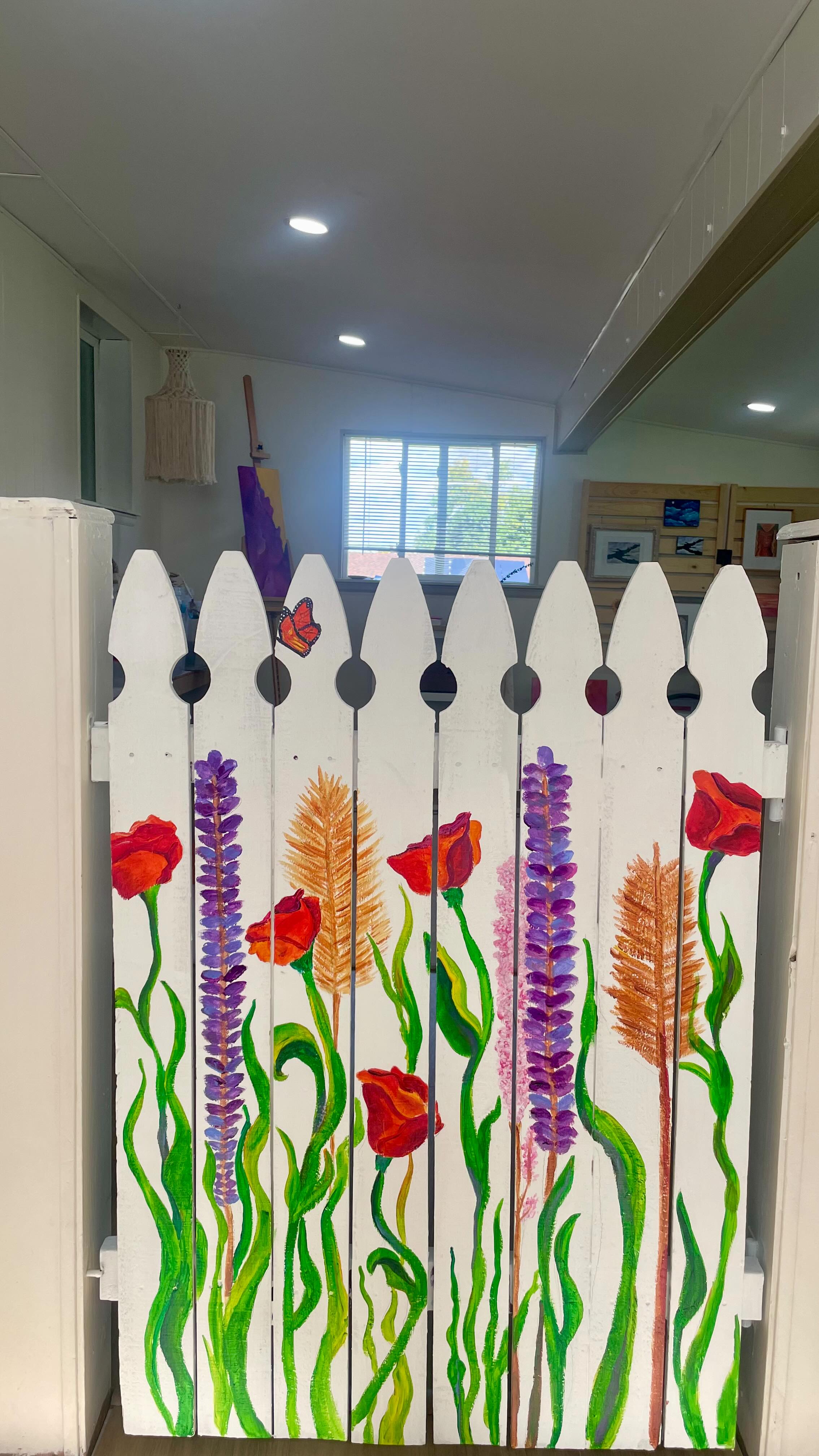 Well this was a fun one! Garden gate entrance to the studio 🌸🌼🌿.
Life is just more fun in color!
#wildridgemoon #gardenart #artstudio