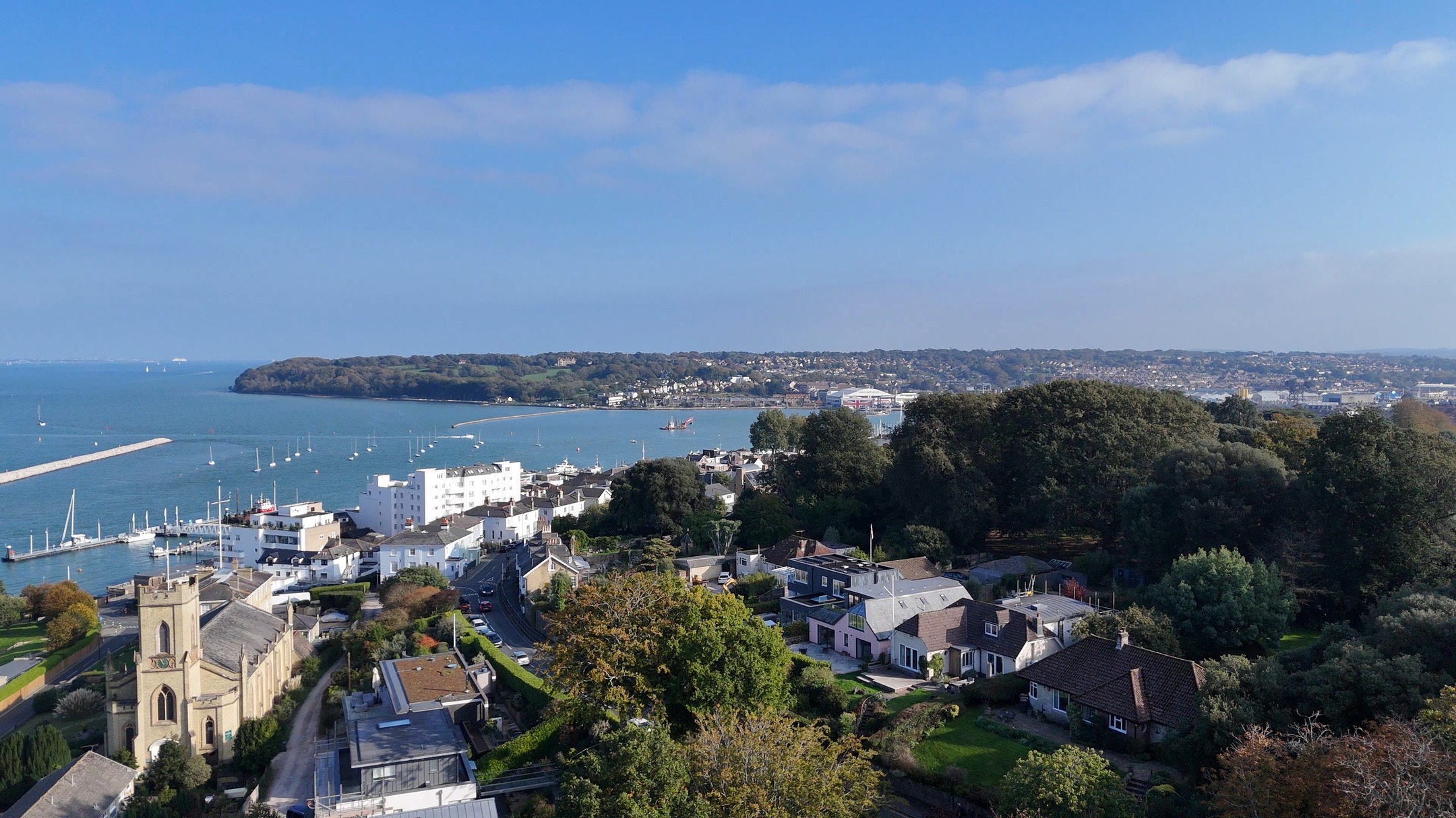 Welcome to the Isle Of Wight ⛱
A great way to bring 2025 to a close 🌞
#isleofwight
#cowes
#sunnyday🌞
#drone
#sailing