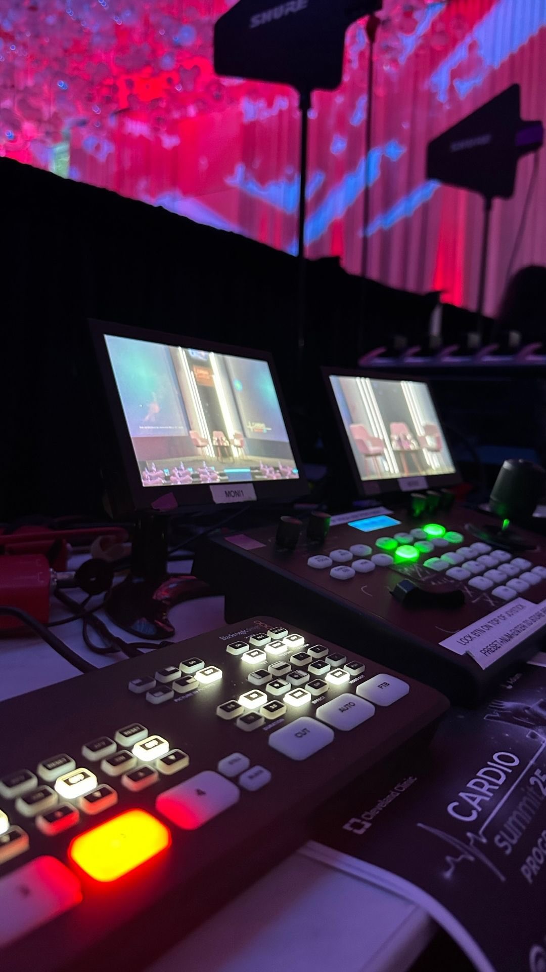 Gracias por acompañarnos en este 2025, por cada proyecto y cada momento compartido 🎬✨ cerramos el año agradecidos y listos para volver en 2026 con más ideas, más energía y nuevas historias por contar 🎥🔥
#Gracias2025 #RumboAl2026 #LiveExperience #ProducciónAudiovisual #Eventos