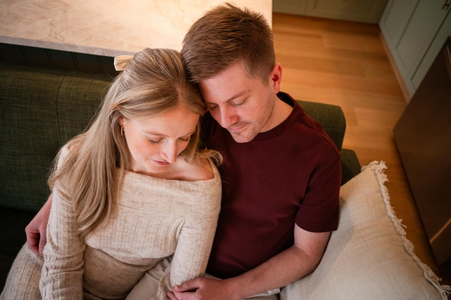 I’ll never stop loving intimate weddings like this 🤍
Kyle & Katie’s living room elopement was filled with warmth, connection, and the kind of quiet, meaningful moments that make this work so special.