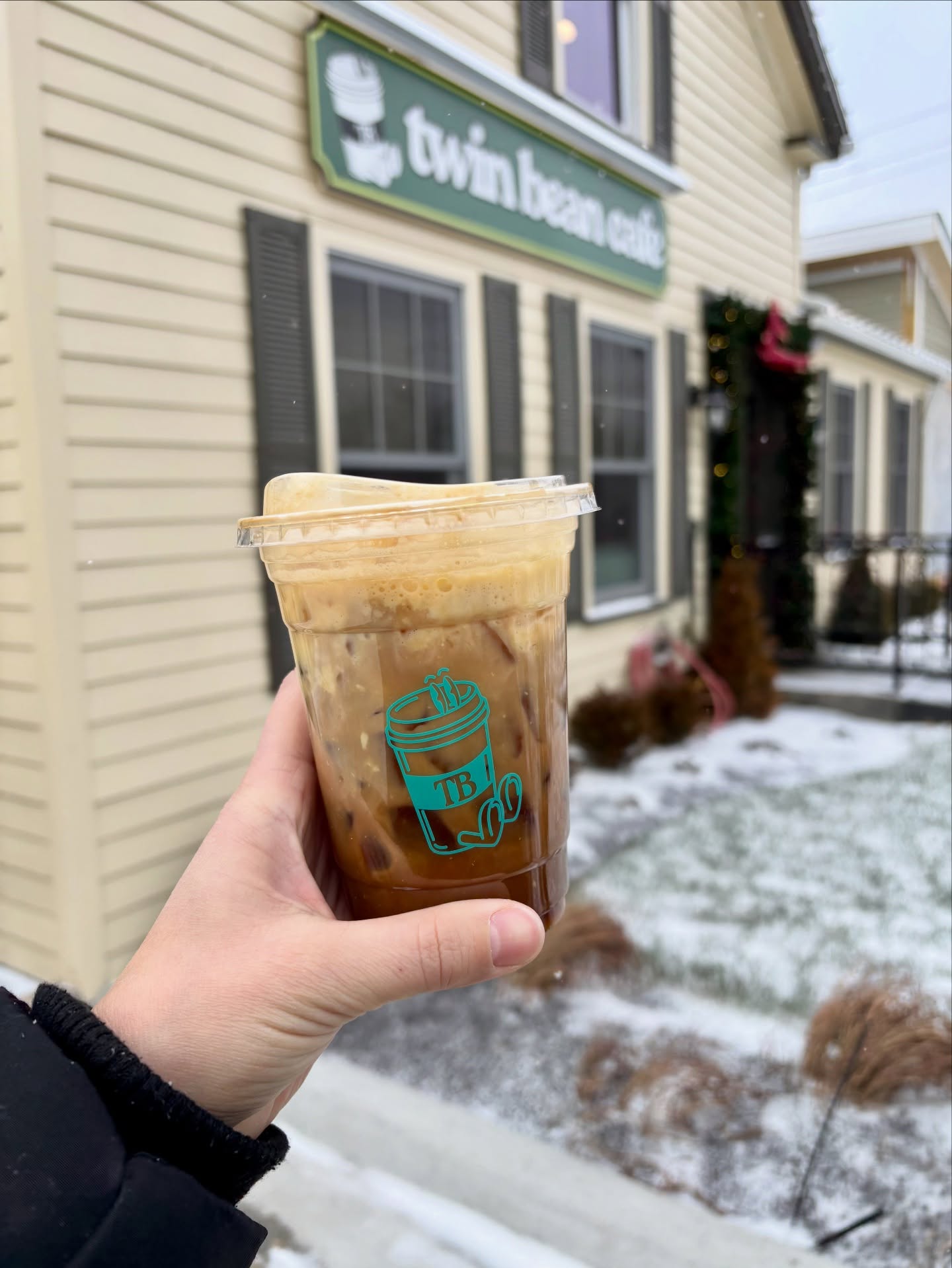 Is it absolutely freezing outside? Yes. Did I know that and still choose to order an iced coffee? Also yes. I just NEEDED to try the crème brûlée shaken espresso from the holiday menu @twinbeancoffee (and it’s amazing)! We love having this amazing cafe right around the corner. They prioritize quality/organic ingredients like we do and the owner is one of the sweetest women you will ever meet. If you’re local, make sure you check them out and show them some love! We’re very much enjoying our break from baking over here 😉