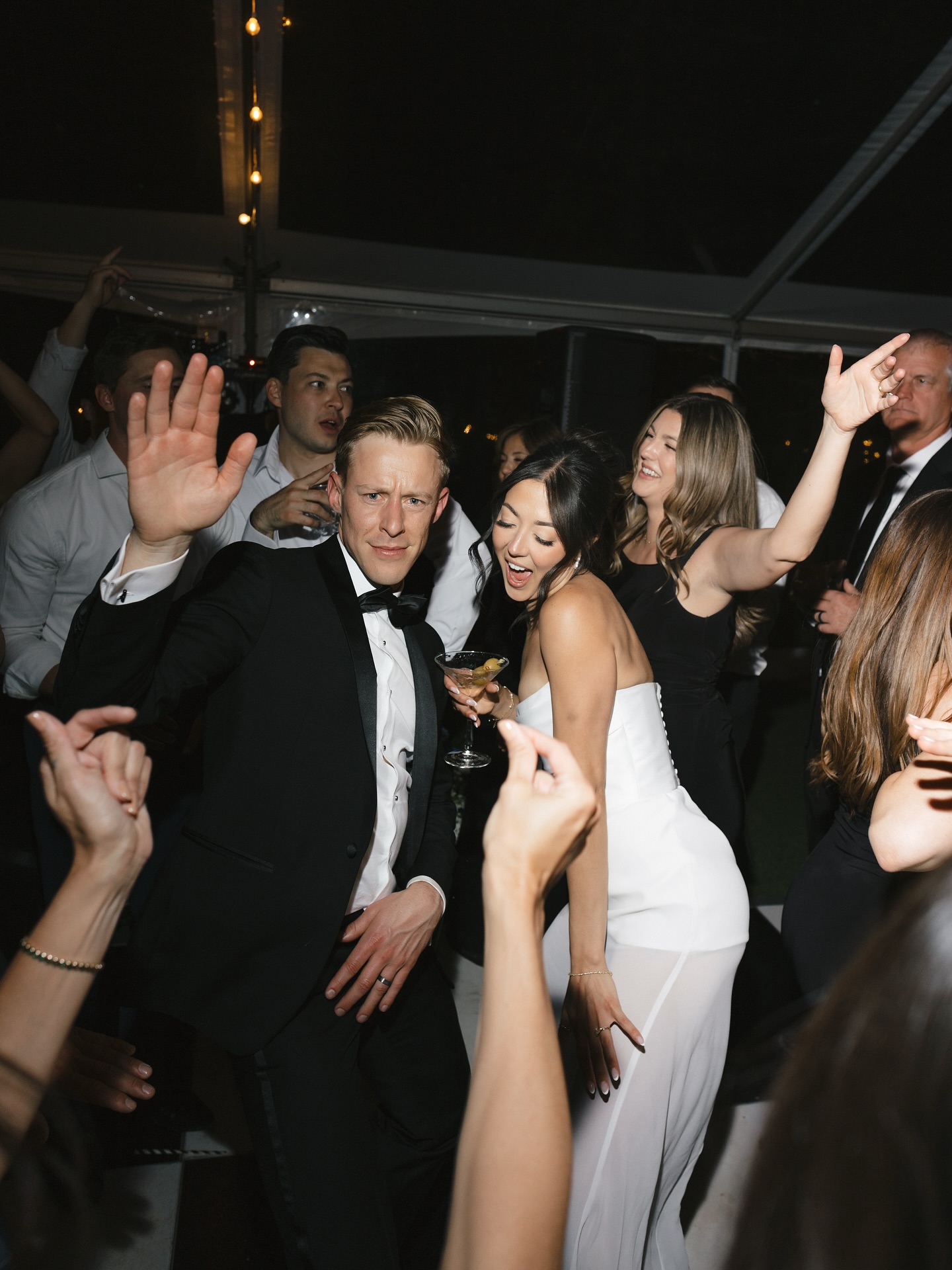 Let the party begin 🍾
📷: @hannahbriphotography