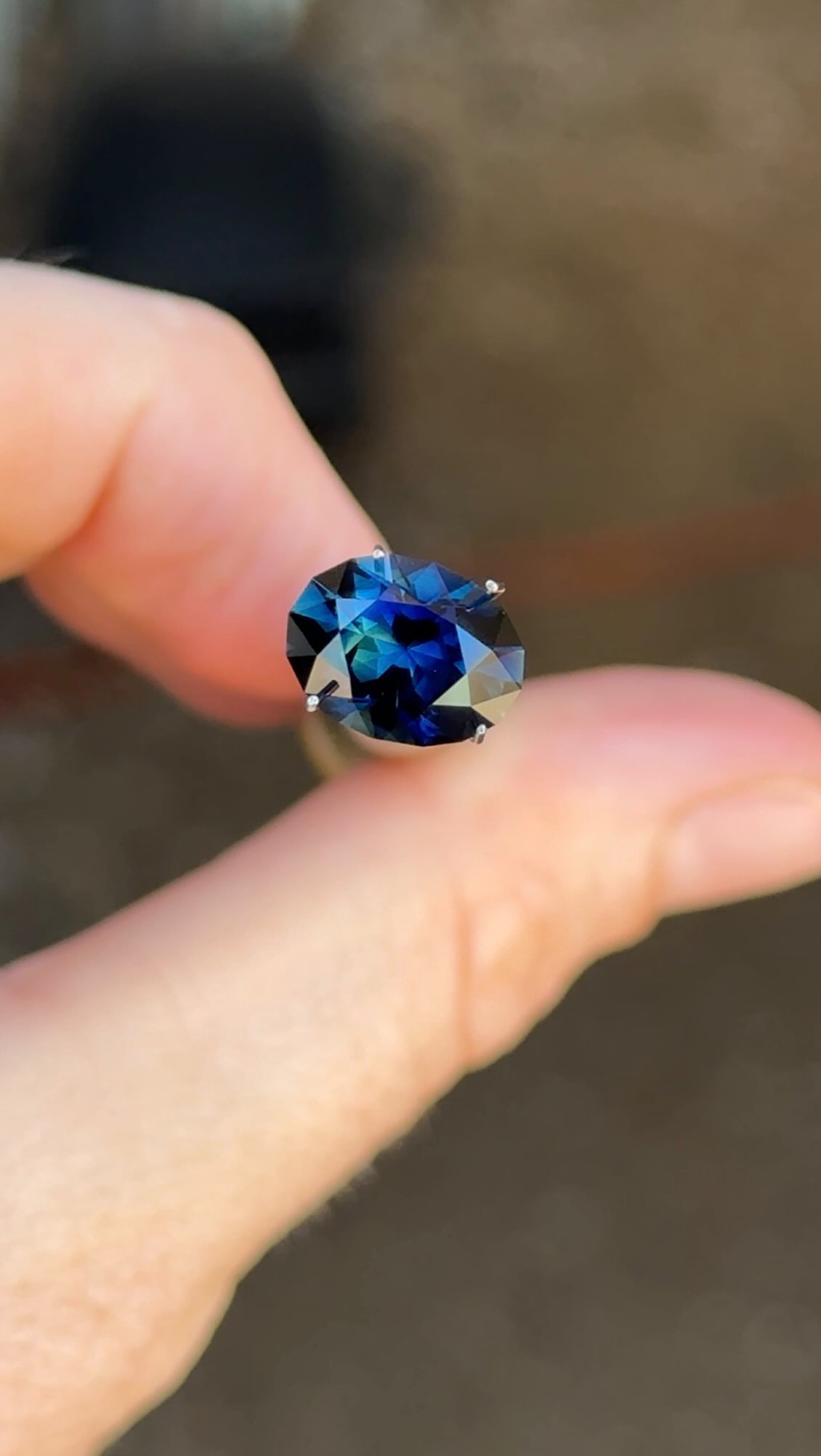 What a way to start 2026!
Can we take a moment to appreciate how gorgeous this oval sapphire is?! 😍 3.35cts of stunning royal blues and teals beaming with vibrancy and lustre. Ticking all the right boxes, this is a truly magnificent natural sapphire!
Available @ www.thehouseoffacets.com.au
To view our available Sapphires, Fine Hand-made jewellery and Designs - DM, email sales@thehouseoffacets.com.au or visit our website to book an online or in-studio appointment today.
www.thehouseoffacets.com.au
#ovalsapphire #australiansapphire #royalbluesapphire