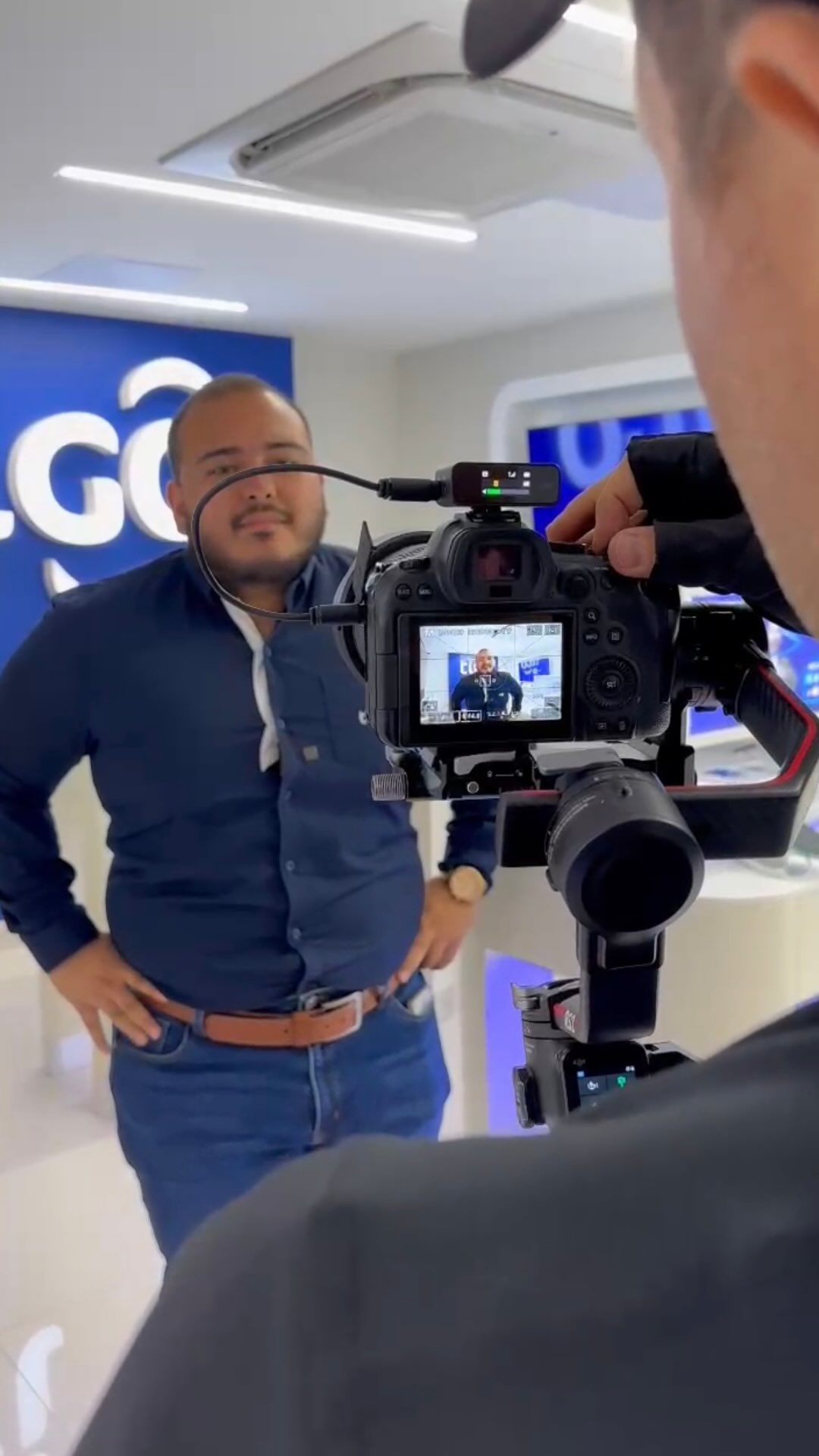 Que lo único que me duela este 2026 sean los brazos de tanto filmar 🎥💪 trabajo constante, eventos sin parar y hambre de crecer todos los días 🔥📈 el resto, que llegue como consecuencia 🙏 #filmmakerslife #filmmaking #filmmakers #film #fotografos