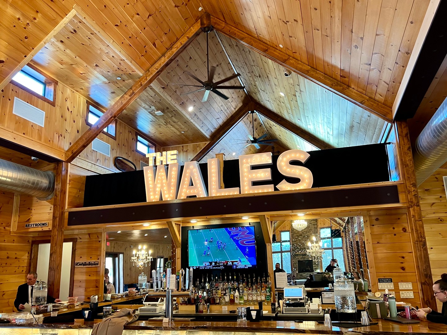 Add a little extra sparkle to your big day!
With Iowa Glow Co., you just point — we deliver, set up,and tear down. From “I DO” moments to unforgettable photo ops, we’ll make sure your celebration shines bright. 💍
Learn more: https://www.iowaglowco.com/