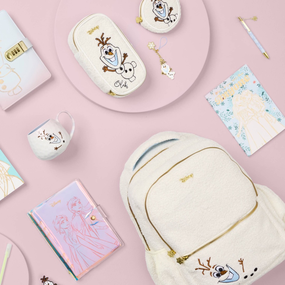 Check out the new Frozen & Stars Wars exclusive collection! 🌟❄️ Perfect for the back-to-school season 📚✏️
Only at Officeworks! Find it in-store and online. @officeworks @disneyaunz
#frozen2 #starwars #backtoschool #backtoschoolshopping #stationery #officeworks