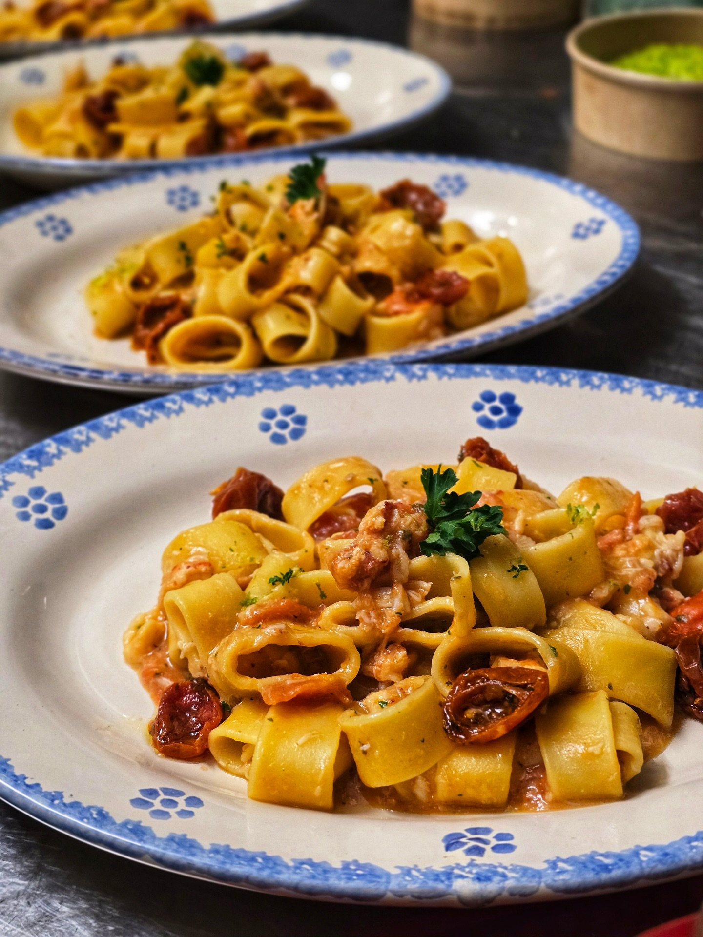 Memories from our first ever New Year’s Eve dinner 🤍✨ A night to remember as we close this chapter and step into 2026 together. Thank you for being part of our journey🥰wishing all a year filled with health, happiness and “tanto buon cibo”. 🍽️🥂🎆
Team Il Salotto🇮🇹