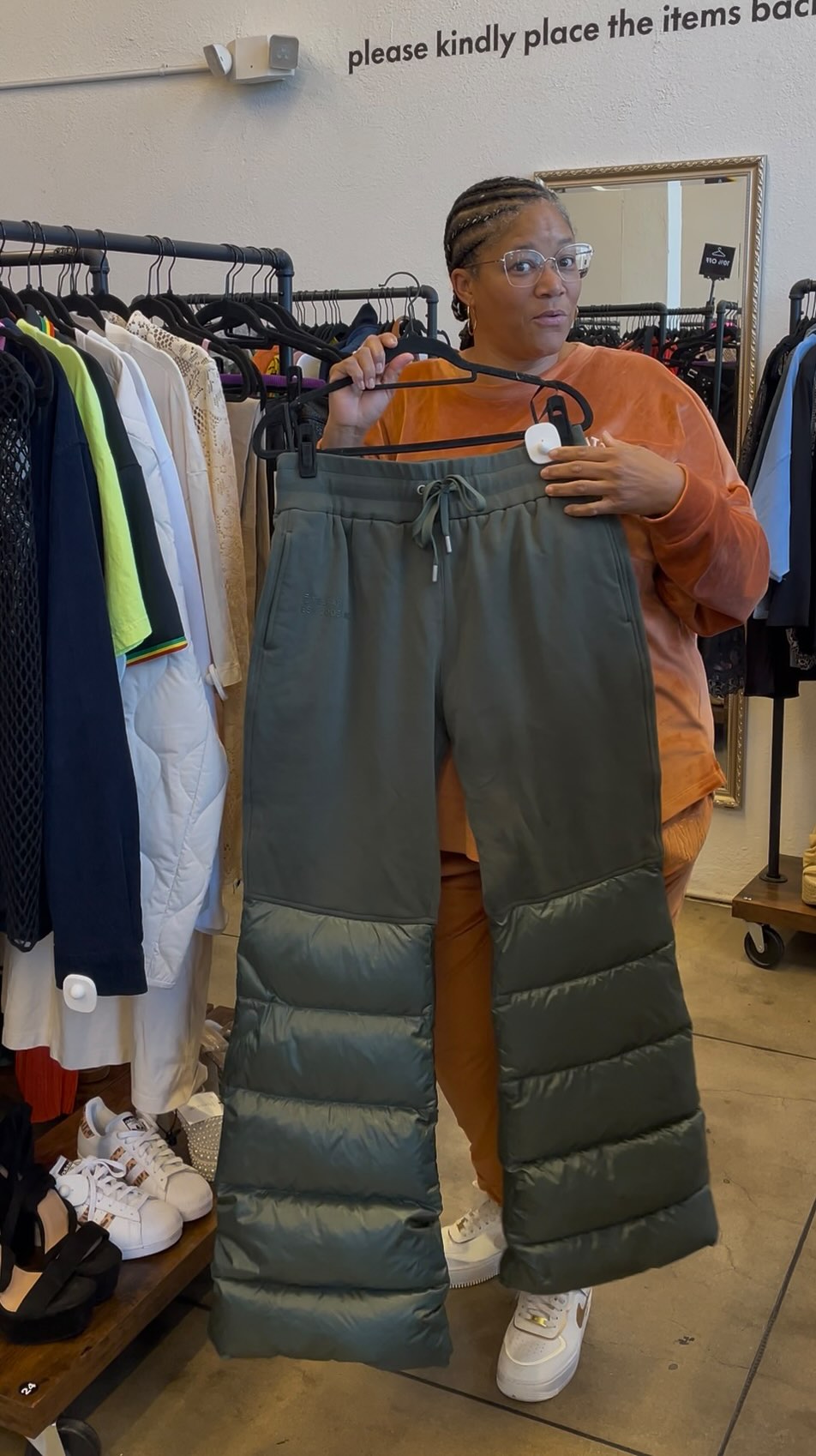 New rack alert! ✨ Amanda is giving us a peek at her favorite pieces from her new rack number 24 💗 Come shop her picks before they’re gone!
#newrackalert #rentarack #dresscue #sustainablefashion #secondhandfashion