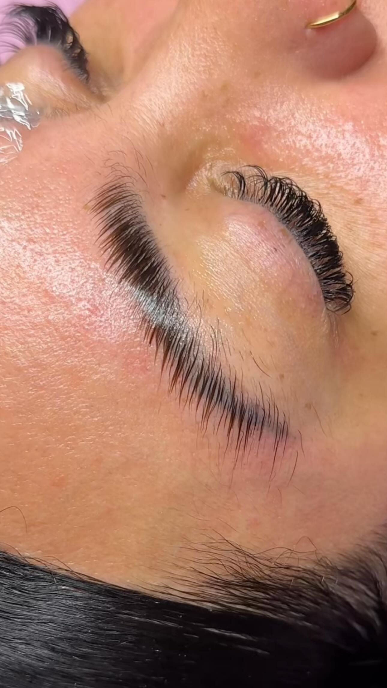 It’s not just brows… it’s the process ✨
Clean. Lift. Shape. Set.
A brow lamination is where precision meets beauty—and that is the ultimate pretty-girl glow 💕🤍
.
.
.#cincinnatilashes #trendingréels #lashandbrowgoals #cincinnatibrows #browgoals