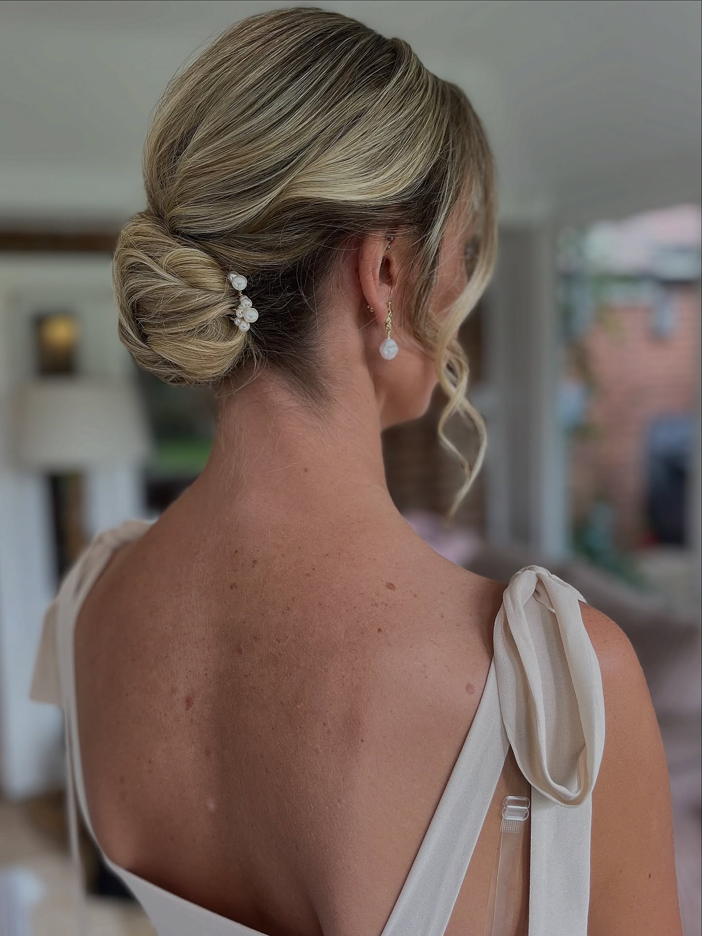 Fine hair doesn’t mean flat or limited.
This bridesmaid had long, very fine hair which I styled to look full, soft and secure using her natural hair only.
If you’ve ever thought “my hair won’t hold” or “I don’t have enough hair for that”… this is exactly why technique matters.
💬 Fine hair girls - do you prefer your hair up or down for weddings? Tell me in the comments below 👇🏽
#finehairupdo #bridesmaidhairinspo #dorsetbridalhair