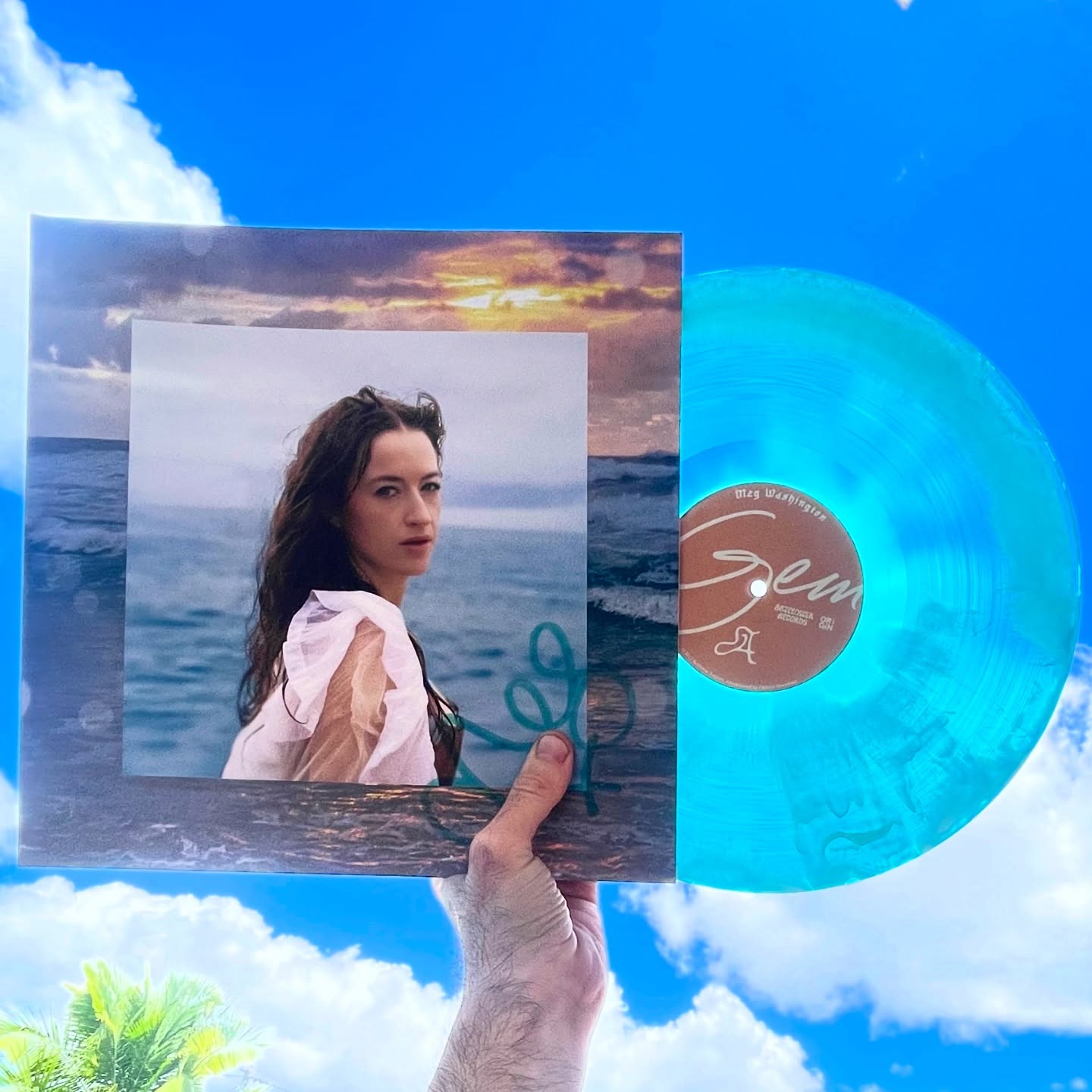 Happy birthday @washingtongram. It’s the birthday of absolute champions like Jesus Christ (according to Eastern Orthodox and Christian traditions, Nicholas Cage and *cough* Garry Glitter. Two out of three ain’t bad.
To everyone else, celebrate by nabbing her brilliant new record, GEM. Big love for this one. 🫶🏻
#waxxoftoday #vinyl #vinylrecords #megwashington