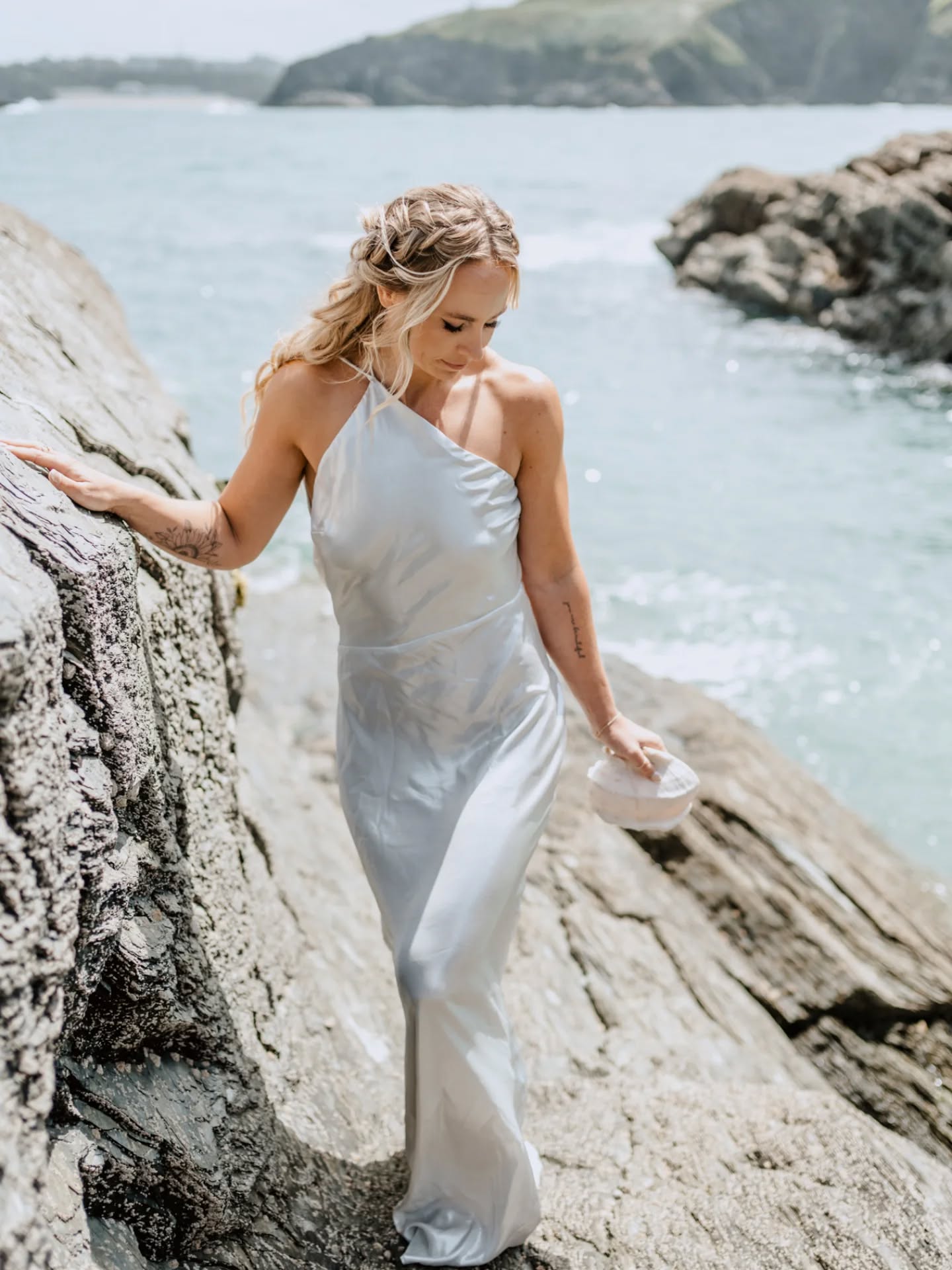 Special moments, special hair ๐๐
The beachiest of hair days awaits...2026 brides, your trial dates are coming ๐ง๐ผโโ๏ธ
I'm so excited to meet you all and dive straight into your wedding mornings - happy vibes and curling wand in hand ๐ฅฐ
I have limited dates for the rest of this year - send me yours in the DMs for a quick availability check ๐ค๐ผ
Becca ๐
#cornwallweddinghair
#devonweddinghair #beachweddinguk #bridalhairdevon #bridalhaircornwall