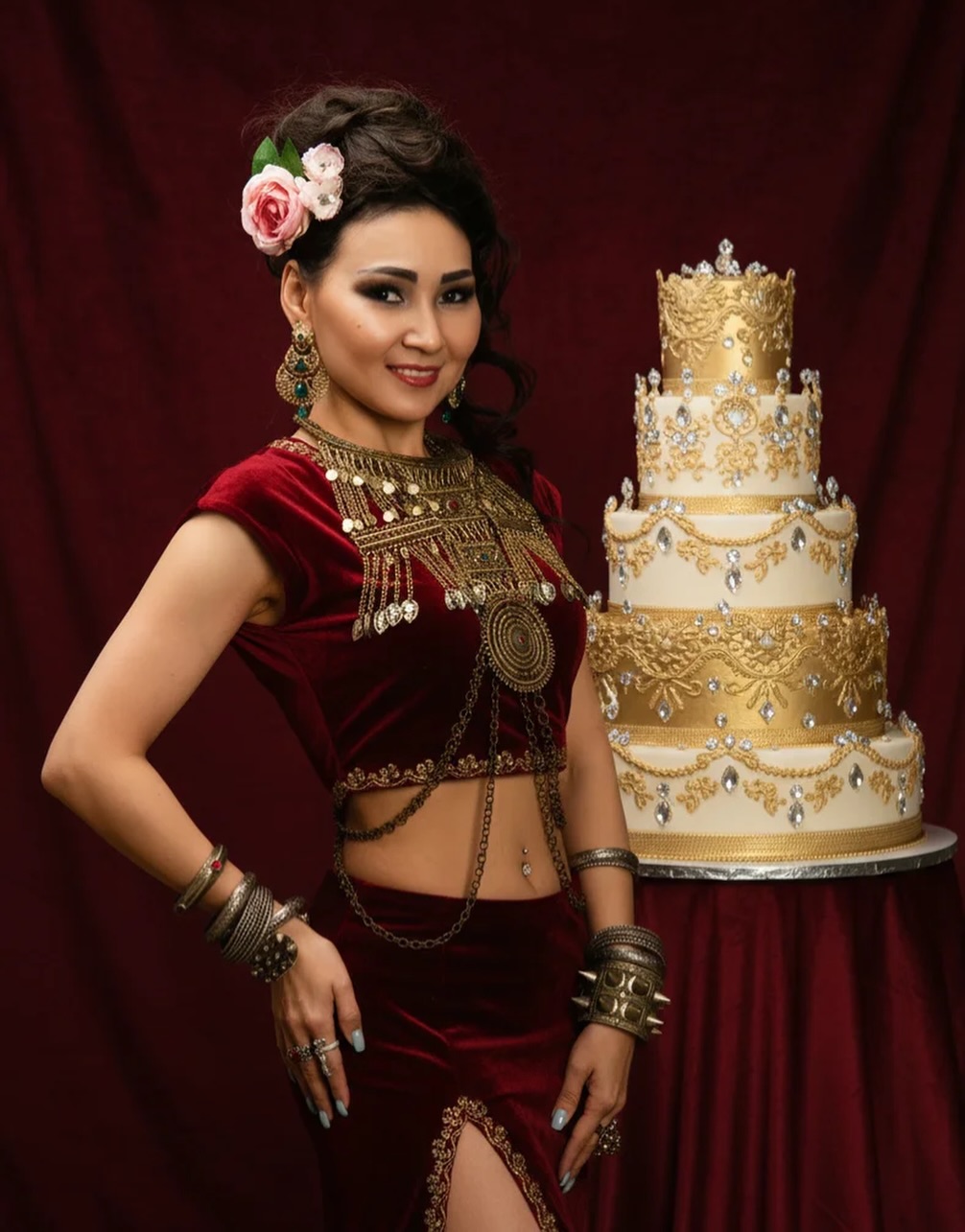 Дорогая Зульфия! @zulfiyanick @zulfiya_dance
С днём рождения ✨
Ваша улыбка, энергия и творческое отношение к жизни наполняют пространство радостью и вдохновением.
Спасибо Вам за открытость, теплоту и за то, что Вы приносите в студию живое движение и хорошее настроение!
От всей души желаем Вам крепкого здоровья, внутренней гармонии, уверенности в себе и своих мечтах.
Пусть творчество продолжает сопровождать Вас, рядом будут близкие и поддерживающие люди, а каждый новый день дарит поводы для улыбки и радост