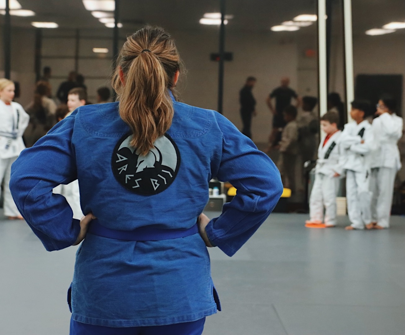 Jiu jitsu has a way of opening doors you never knew were there.
Most people start just wanting to learn self-defense or get in shape. But over time, it becomes more than training — it becomes a gateway. It builds discipline, confidence, and problem-solving that carry far beyond the mat.
Through jiu jitsu, people discover new careers, travel opportunities, lifelong friendships, and a deeper understanding of themselves.
You may start to learn how to fight — but you end up learning how to live. 🥋