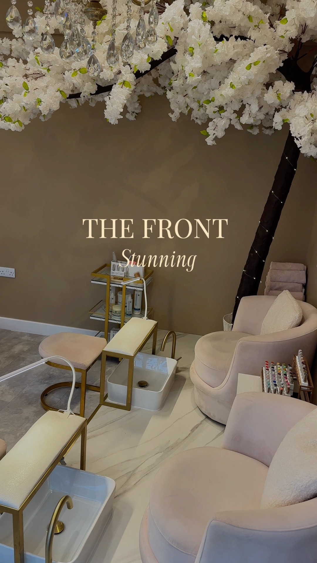 The salonโs had a glow-up โจ
Soft neutral tones for a more relaxed, calming vibe ๐ค
Come and see it for yourself
#SalonGlowUp #SalonRefurb #NeutralAesthetic #CalmVibes #SalonInterior #BeautySalon #RelaxingSpace #NewLookSalon #SalonStyle