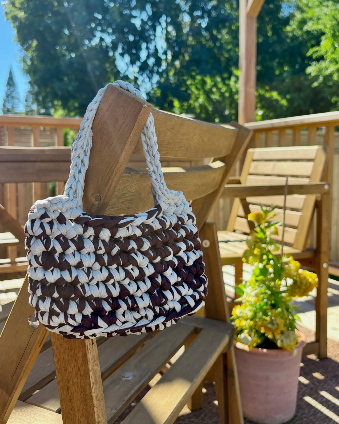 fun fact 👉🏻👉🏻 i love collecting hobbies & 2025 was all about crochet…my 1st project was a baby blanket for my goddaughter, and it seems i only make purses now 🙃
#cozyhobbies #crochetpurse #crochetproject #handmadewithlove #hobbylife
crochet, baby blanket, handmade purse, crochet inspiration, diy hobby
