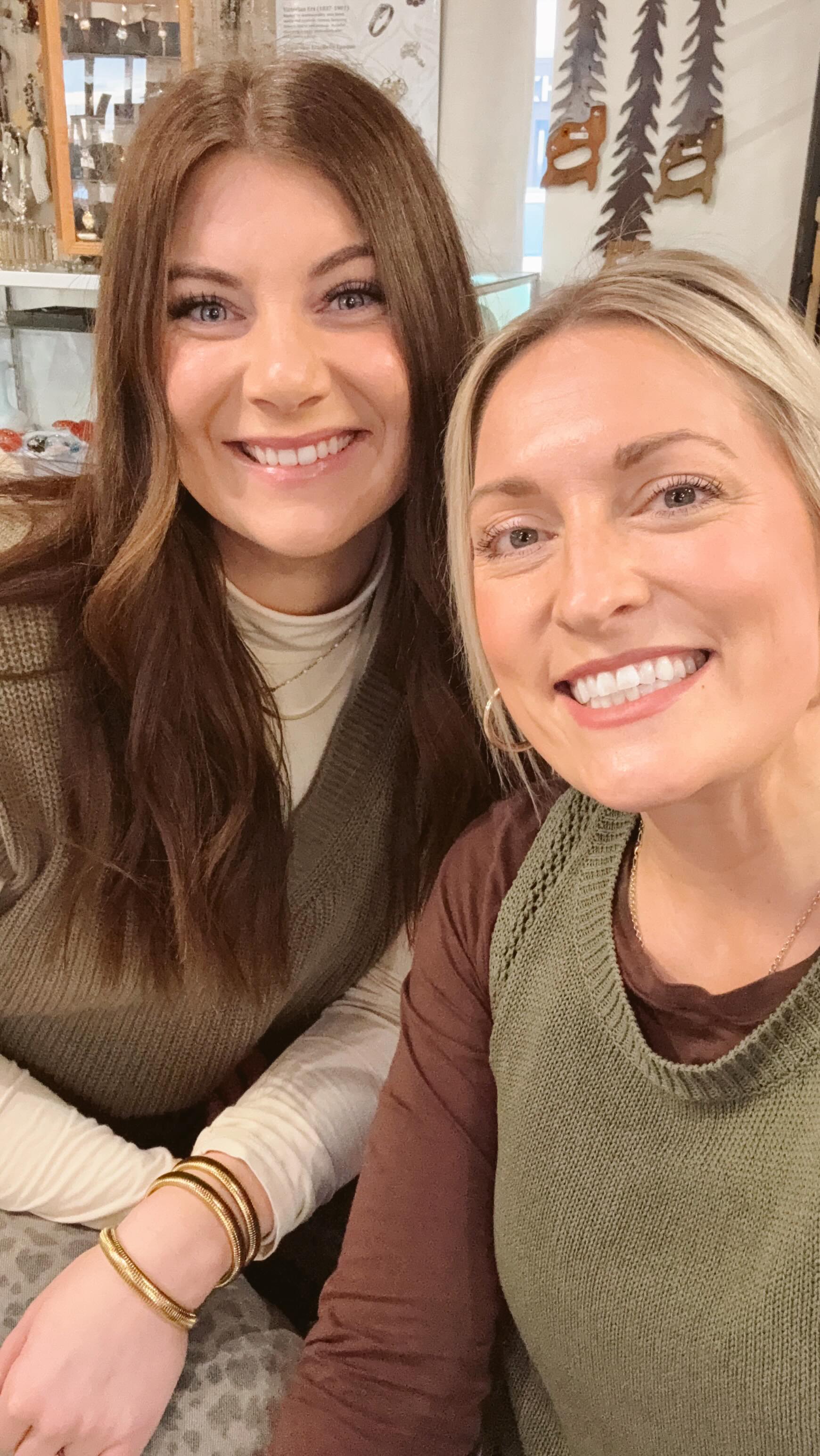 👀 ‘You’re pretty addicted to furniture.’
💅 ‘So you think I’m pretty?’
Ignoring red flags.
Ignoring accusations.
Only hearing compliments.
If loving furniture is wrong, we don’t wanna be right 🛋️✨
#FurnitureAddict #SelectiveHearing #DesignHumor #InteriorObsessed #FollowForFun