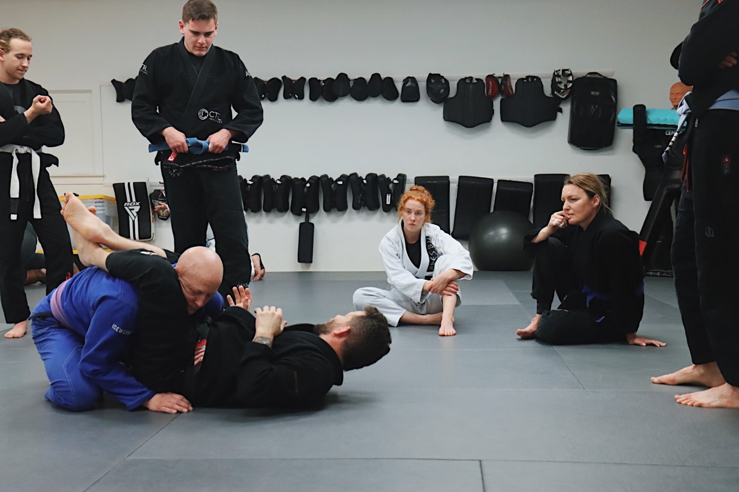 Every class teaches something new — patience, problem-solving, humility, and resilience.
You don’t stop learning because you get better…
You get better because you never stop learning.
See you on the mats.
#AlwaysLearning #WhiteToBlackBelt #GrowthMindset #TrainSmart JiuJitsuLife 🥋