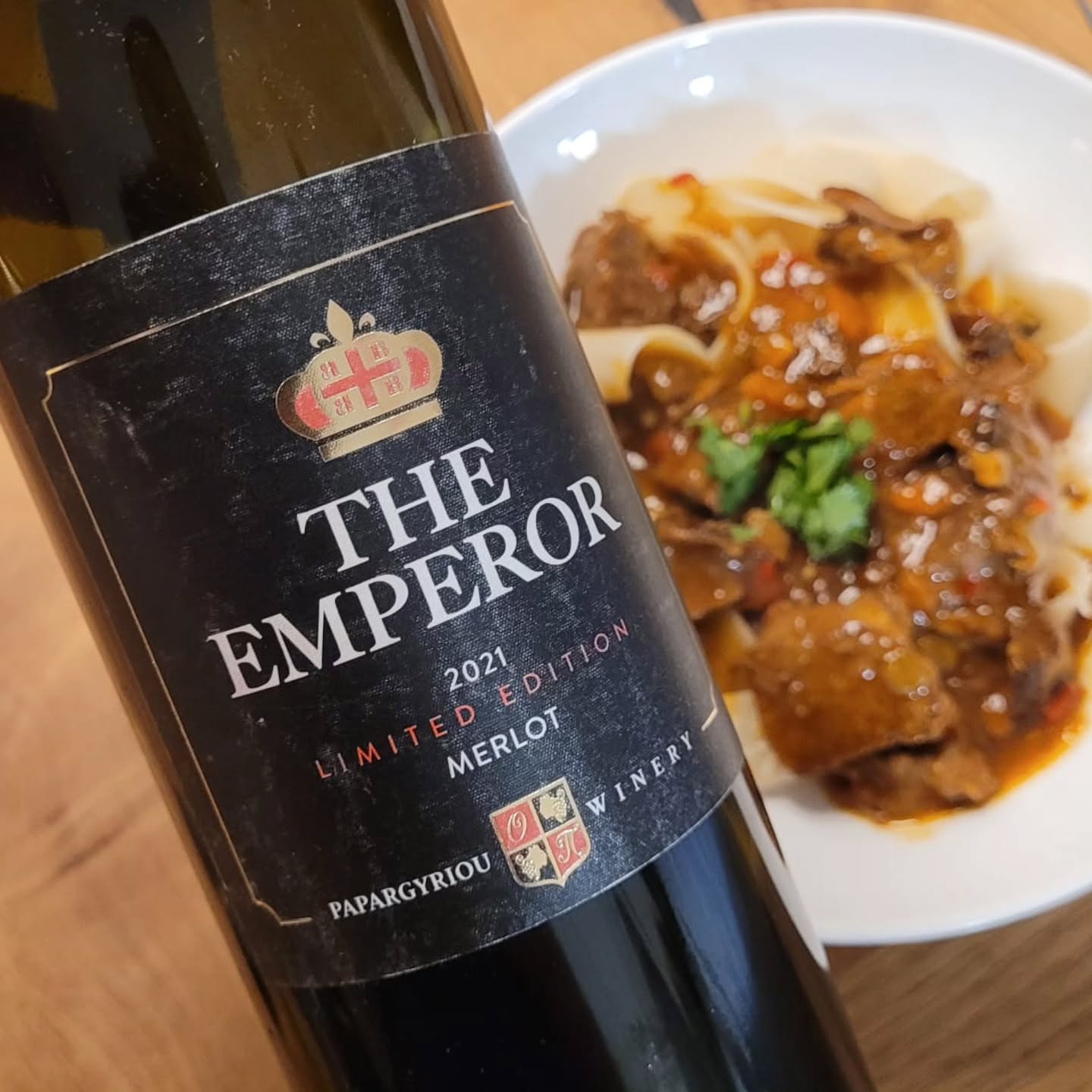 PART 7: MERLOT WINES OF 2021
THE EMPEROR LIMITED EDITION 2021 – Papargyriou Winery @papargyriouwinery
Greece's New Merlot King?
Papargyriou Winery is based in Korinthia, northeastern Peloponnese. @ypapargyriou72 is known for his powerful, concentrated reds. The Emperor is their new flagship wine: a limited-edition Merlot made only in exceptional vintages. 2021 is the first. 2023 will be released toward the end of 2026.
The Wine:
🍇 95% Merlot, 5% Cabernet Franc
🍷 15% alcohol
📍 PGI Korinthia
Tasting Notes:
Very fine – but not overripe – raspberry on the nose, a touch of blackberry, plus subtle seagrass that adds freshness without heavy iodine. Reminds me of Pomerol – yet nothing in Pomerol feels this electrifying. On the palate, in aroma and tannin, anything but delicate. A real monster! Incredible fruit sweetness on entry, but then the impression is shaped by an astonishingly refreshing acidity – remarkable at 15% alcohol. With lots of oxygen, the wine shows a cooler character and hints at its future development. I can't wait to see how it will look in five years. Unfortunately, I've already drunk far too many bottles – hard to resist. But please: hold back and give it time. If you're at all interested in Greek wine, you should try this at least once. It's crazy to me that of this very limited production (only 2,170 bottles), some are still available in Germany from @wineandnature – for only €59.99, which is a steal for such an icon wine.
Rating: up from 95+ points in 2024 to 96+ points in 2025 – with plenty of room to grow. Until now, the 2018 Merlot from @lacules_estate is the finest Greek Merlot I have ever tasted (I gave it 96 points, the same rating the 2021 now also got from me, but I think most wine enthusiasts might prefer the 2018). Generally, Lacules' Merlot has darker, spicier notes. The Emperor is very different – it doesn't impress you with its seriousness but with its restrained power. It's amazing that the Peloponnese now has two such different but equally excellent Merlot wines to offer.