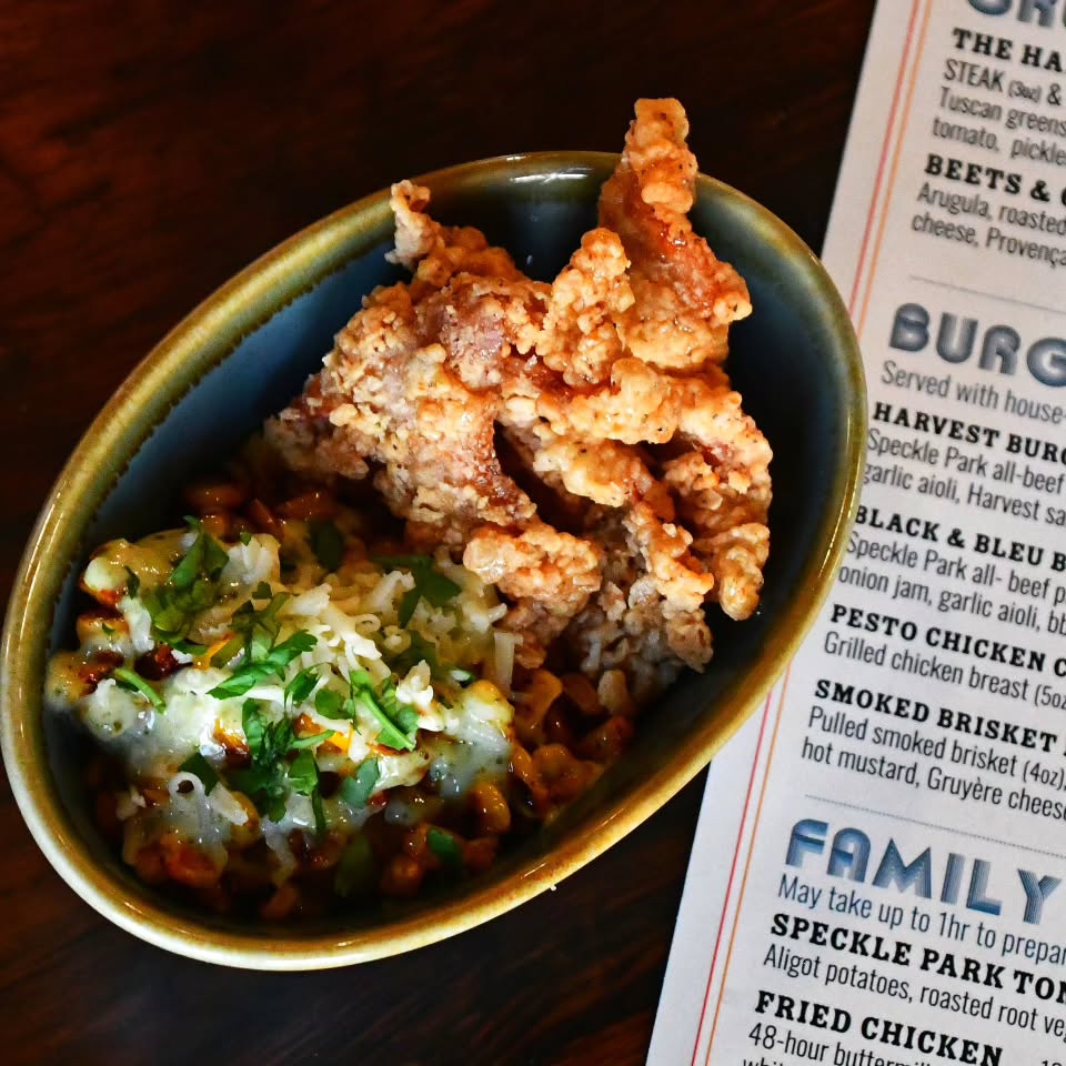 ESQUITES | Smoked paprika & chile charred corn, cojita cheese, cilantro, jalapeño mayo, fried chicken skin, hot honey
This dish is inspired by a trip down South and is available on our menu in the new 'snacks' section. Makes for a great starter while you peruse our menu, or as a compliment to a beverage while you visit with friends.
----
View our full menu online: eatharvest.ca