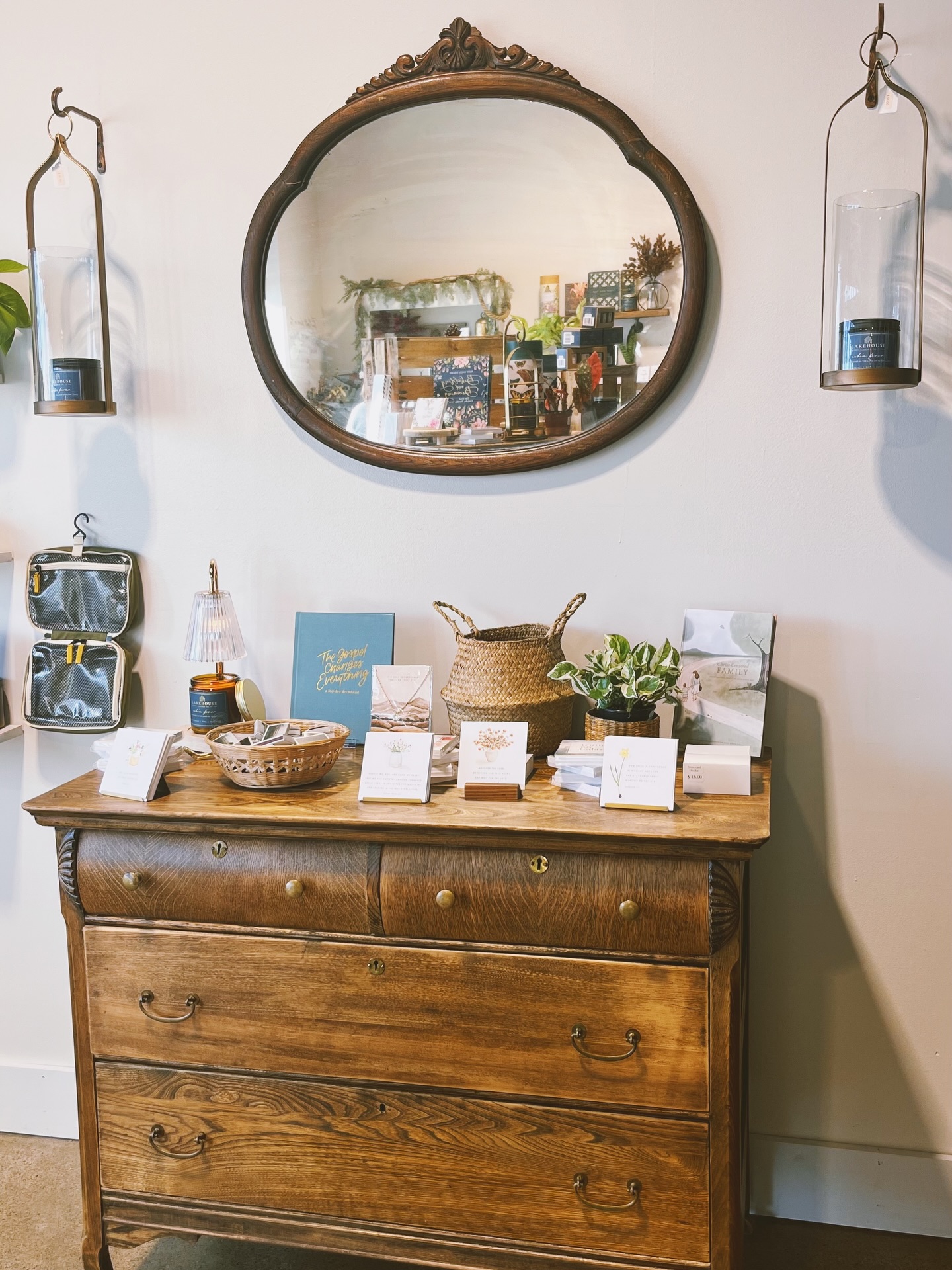 Some of our shop favorites this week 🤍
#shoplocal #woodwickcandles #madeinmn