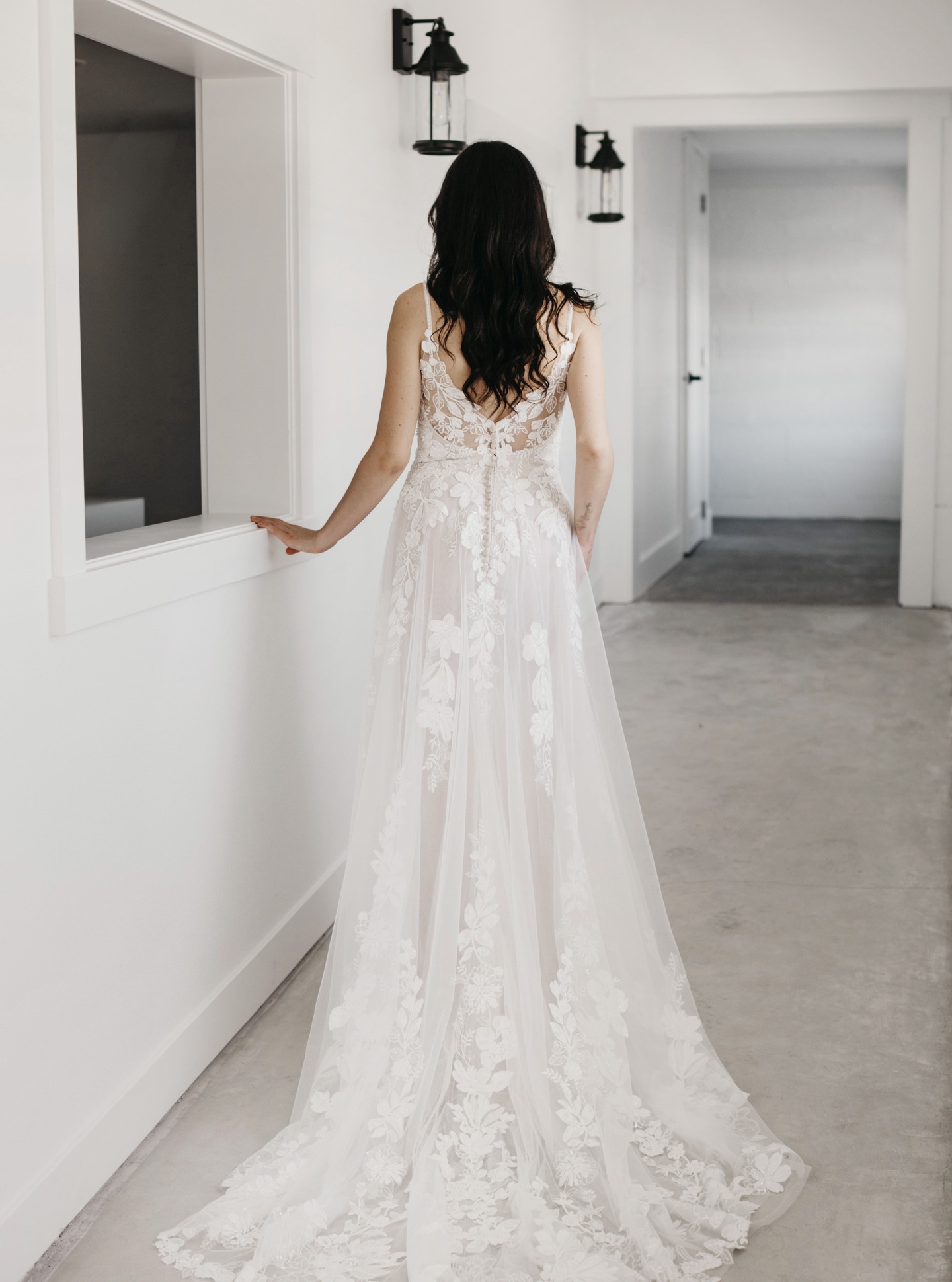 A dress that feels airy, feminine, and timeless.
Ariadna is another new style we know you’ll love as much as we do!🤍
#fortheluv #luvey #snohomish #SheerLaceWeddingDress #ModernLaceBride #RomanticBride #MinimalBride #LaceWeddingDress #EtherealBride #ModernBride #BridalStyle