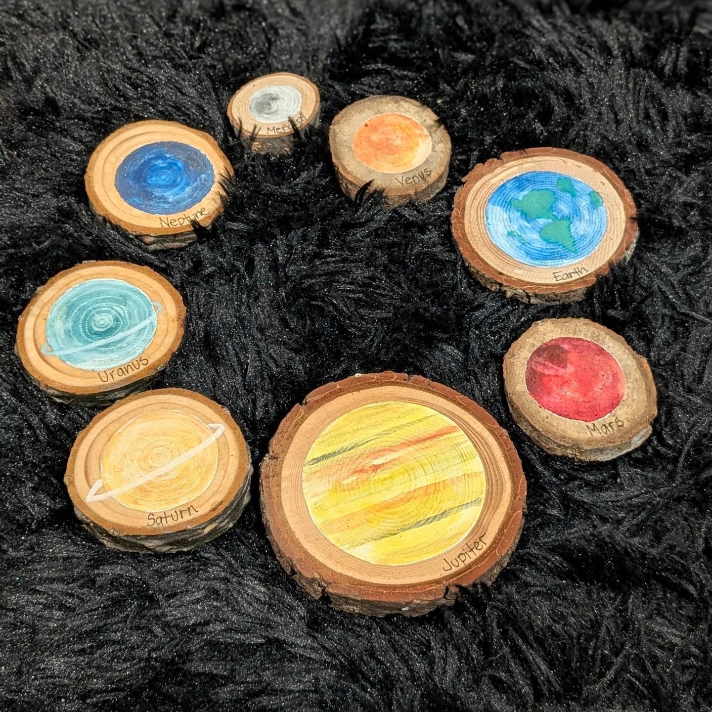 Planets 🌎
Another project that I've been wanting to complete for ages!! Find on the Website as of Jan 11th
This set of 8 planets (Pluto can be added at special request)
I had the perfect wood to ensure the planets aren't just painted to their size but also on wood that reflects it as well. Dots on the back help with denoting which one comes next.
Set of 8 is $30
* Now that I have three lovely sets that represent our skies you can have all three for $80 instead of $90!
#spaceece #planetsearlylearning #MoonPhasesForKids #ConstellationKids #EducationalTools