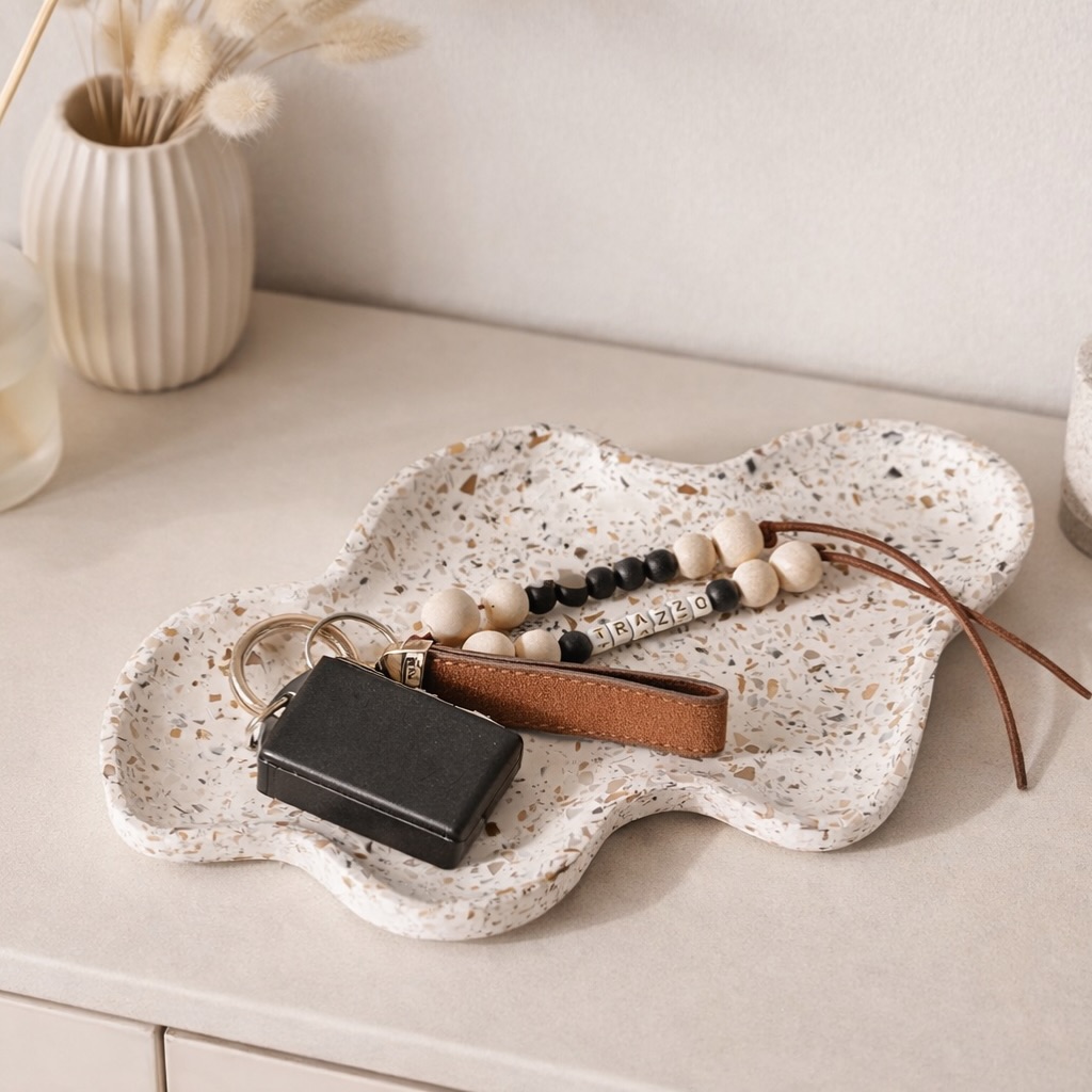 A little moment of calm for your everyday 🤍✨
This terrazzo tray was made to hold the things you reach for most — keys, jewelry, the small essentials that deserve a beautiful home too.
Handcrafted, neutral, and quietly elevated. No two are ever the same.
Designed to blend in, while standing out ✨
— Lu
#Trazzo #NeutralBougie #QuietLuxury #HandcraftedHome #TerrazzoDecor SlowMade ModernNeutral EverydayObjects CoastalMinimal ShopSmall