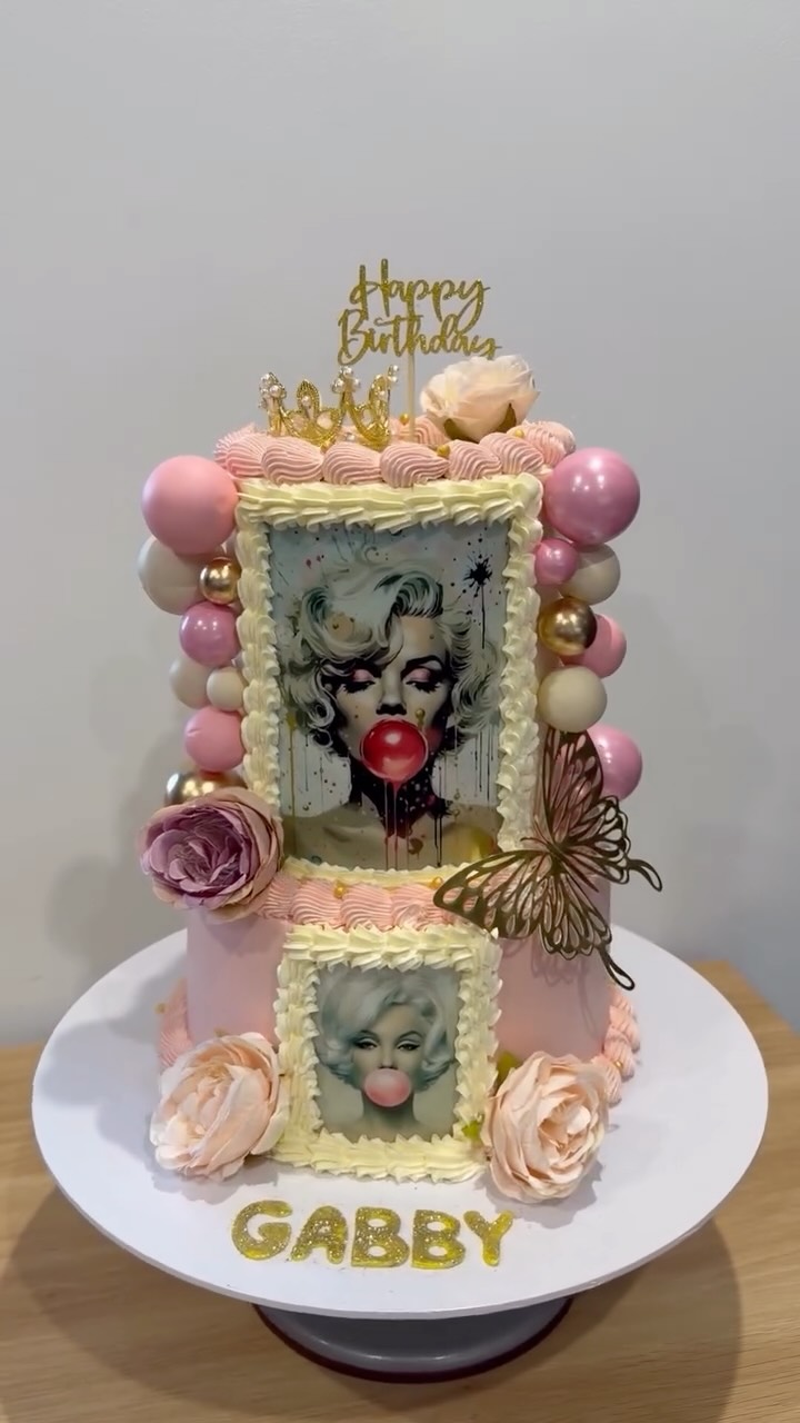 When a cake becomes a diva đ
Marilyn Monroe vibes, blush tones and pure elegance â¨đ°
Obsessed already đ
#MarilynInspired #GlamCake #LuxuryCake #CakeArt #StatementCake
CustomCake