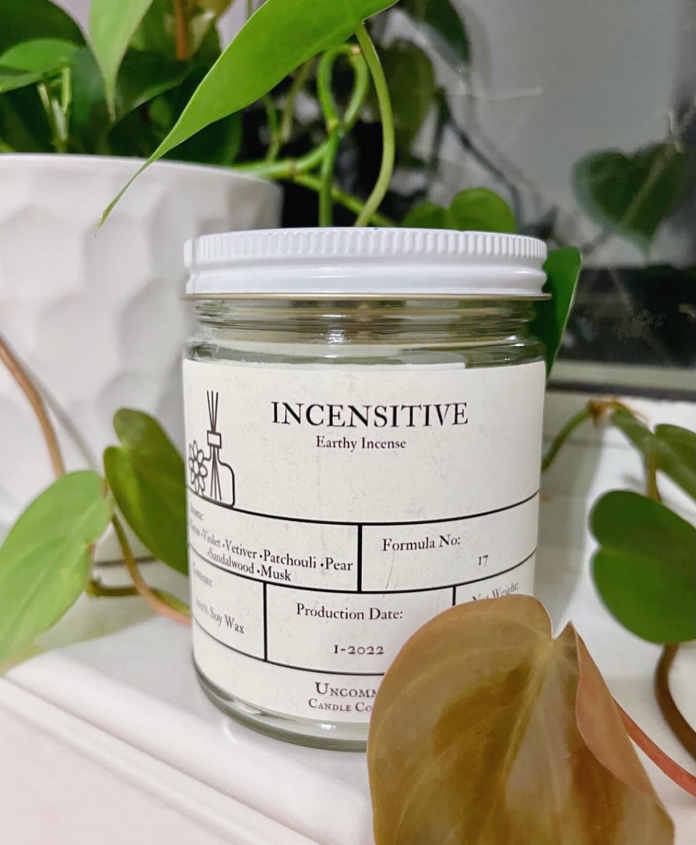 Earthy. Smoky. Grounding.
Incensitive is a floral mixture of violet, smoked sandalwood, patchouli, citrus, vetiver, and musk.
100% Soy • Strong throw • Designed for the unapologetic.
Formula no. 17
#smallbusiness #soycandles #crueltyfreebrands #floralcandle