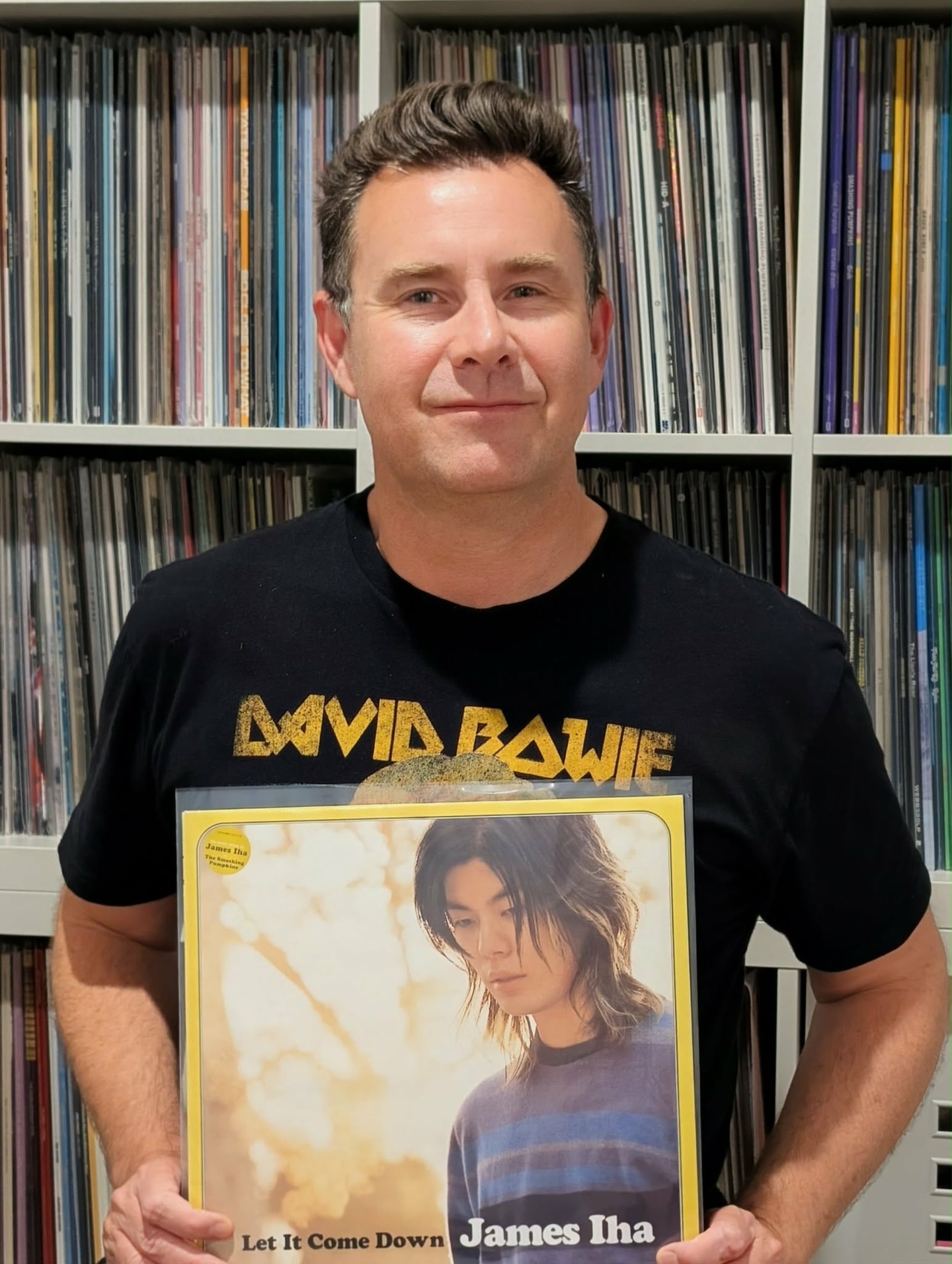 Matt Jones returns with Jonesing For This One, his monthly column featuring Smashing Pumpkins guitarist James Iha and his solo gem Let It Come Down.
A sunny surprise from the grunge world.
Hidden gems only. 👏🏻
Link in bio 🔗
#mattjones #jonesingforthisone #jamesiha #smashingpumpkins #waxxmusicreads @jamesihaofficial @musomatty123