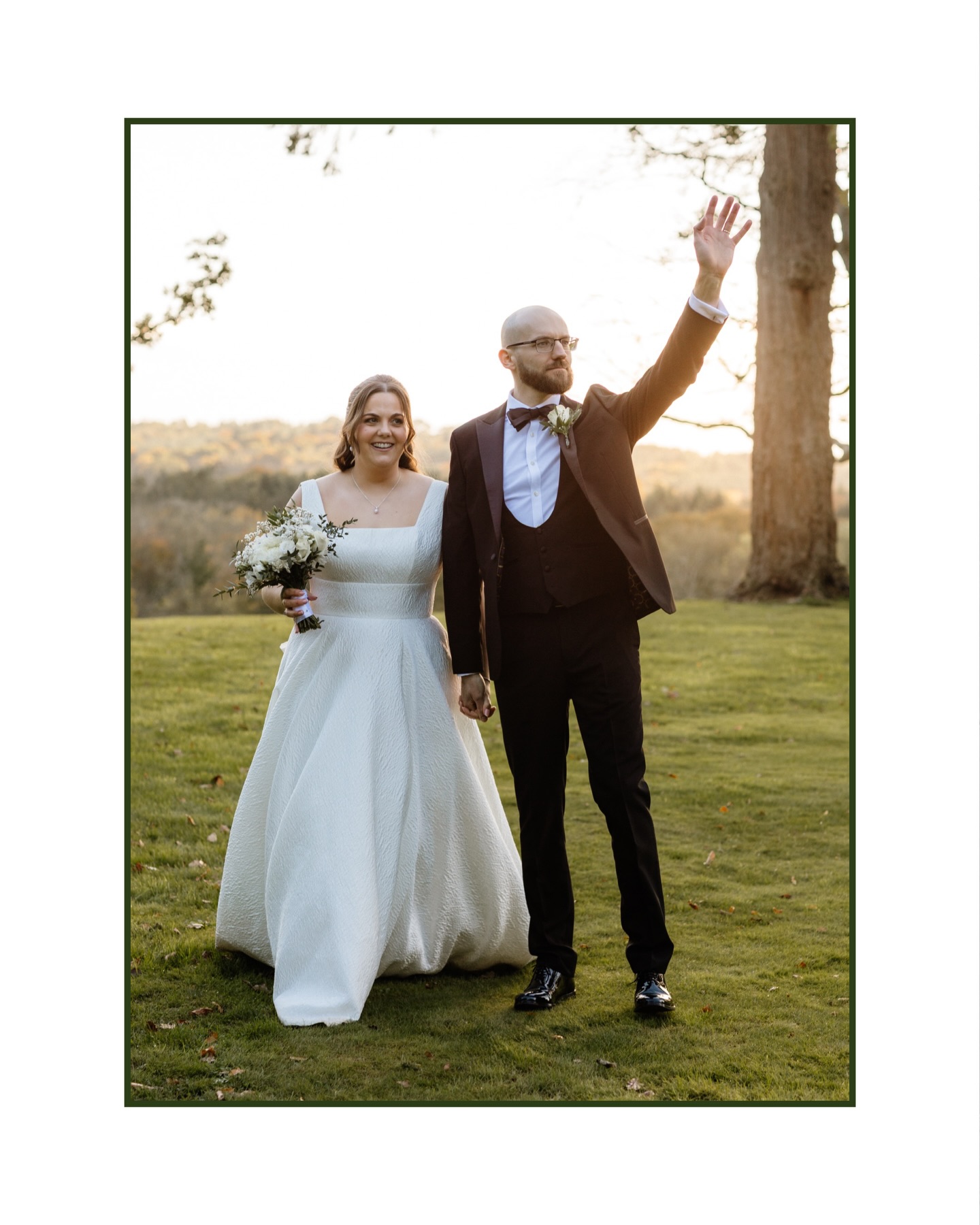 All this wild weather is giving me the perfect opportunity to catch up on editing some fun weddings Iāve been lucky enough to second shoot at ~ C+A had the some of the most whiplash weather Iāve ever seen at a wedding, AND yet it was embraced in all its forms!
šPs: if your friends arenāt making cheeky hand gestures at you during your couples photos are they even your friends?
Thanks to @katiemillardphoto & C+A for having me (and for the little bag of treats too!)
āā-
āØTeamāØ
Lead photographer: @katiemillardphoto
Second photographer: @emilyroseparrisphotography
Venue: @highley_manor_sussex
Content creator: @yourreelmoments
Hair & Make up: @ebonypayne_hairandmakeup @perfectedbypoppy
Decor: @mulberry.events
Band: @take_three_band