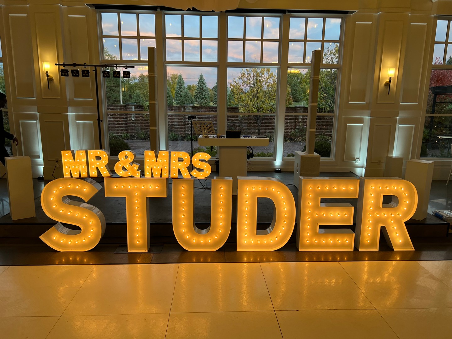 💍✨ MR. & MRS. Studer ✨💍
Cue the confetti, turn up the love and let it GLOW! We're so excited to congratulate the newlyweds on tying the knot and starting their forever together. 🥂
Reach out today for a free quote — https://www.iowaglowco.com/