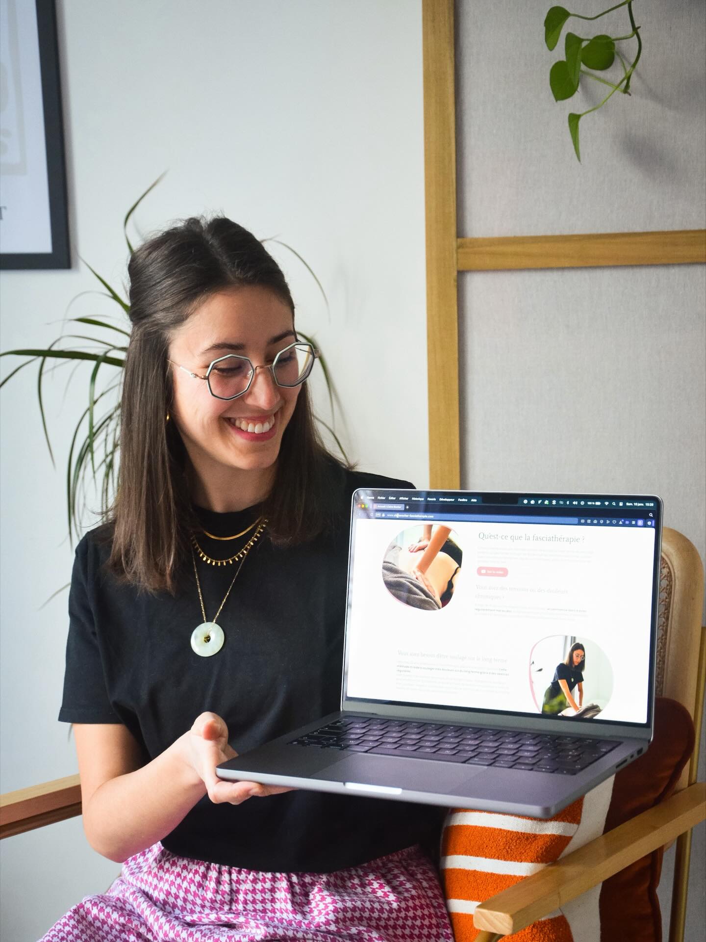 Nouveauté de l’année 🐣
Mon site internet fait peau neuve.
Parce que j’évolue, mon site aussi. Je suis heureuse de vous dévoiler sa nouvelle version, plus alignée avec qui je suis aujourd’hui.
Venez me découvrir - ou redécouvrir - dès maintenant 🫶🏼
Lien dans ma bio.
N’hésitez pas à me partager vos retours en commentaire 💌
.
.
.
.
.
.
#fasciatherapie #fasciatherapietoulouse #fasciarelease #massagetoulouse #toulouse