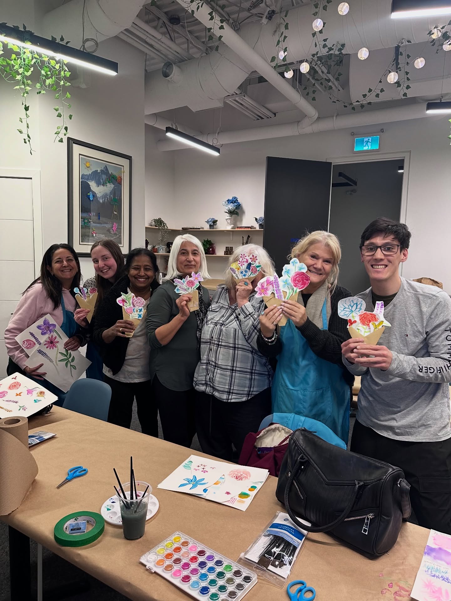 Had such a blast at our very first adult class ✨ We painted a watercolor bouquet, shared lots of laughs, and loved seeing everyone relax and enjoy the creative process. Such a joy to teach a group that came in with open minds and left with beautiful work 👨🏽🎨🎨