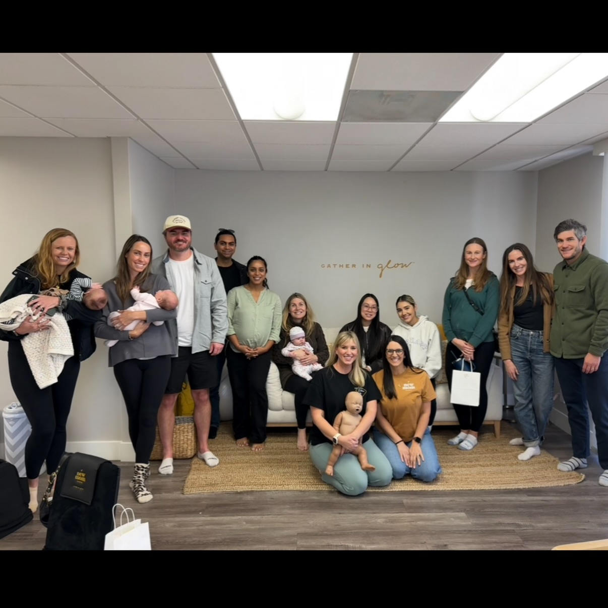 Kicking off my first Pediatric CPR & Safety class of 2026 at the incredible @newmomschool_newportmesa ✨
I’m so grateful for families who take the time to learn life-saving skills. And honestly, so blessed this gets to be my work! 🥰
Are you interested in hosting a class and you have a space for 8+ participants? Send me a DM, I’d love to chat! I’m currently booking spring classes for March and April. 💌