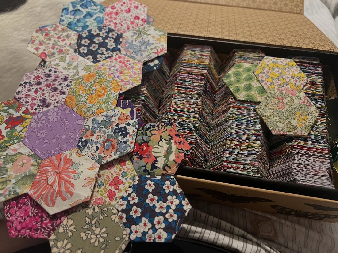 Who else has little boxes of treasures in their sewing spaces? I’m having a rejig of my sewing space at home and just found this box of goodies. Lovely 1” liberty hexie started during the lockdown. The sew along was fun by the now close Strawberry Thief in Perth. Found my thread conditioner and there are my cohona mini scissors. I am trying to remember how these get joined together. I think it’s just make the flowers and join them will Billy. Any mix of liberty is going to be just fine. Do you have any boxes of specialness like this. I think it deserves a few hours of stitching each week in 2026.